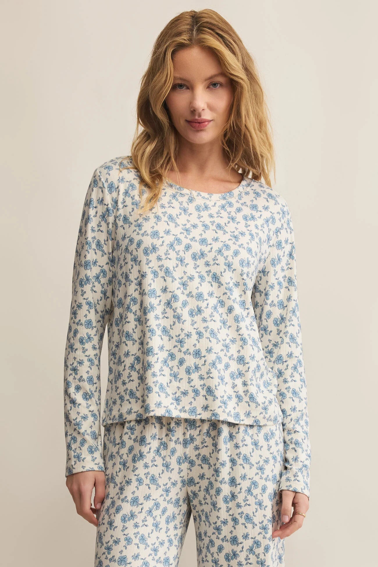 HOME TOWN DAISY LS TOP