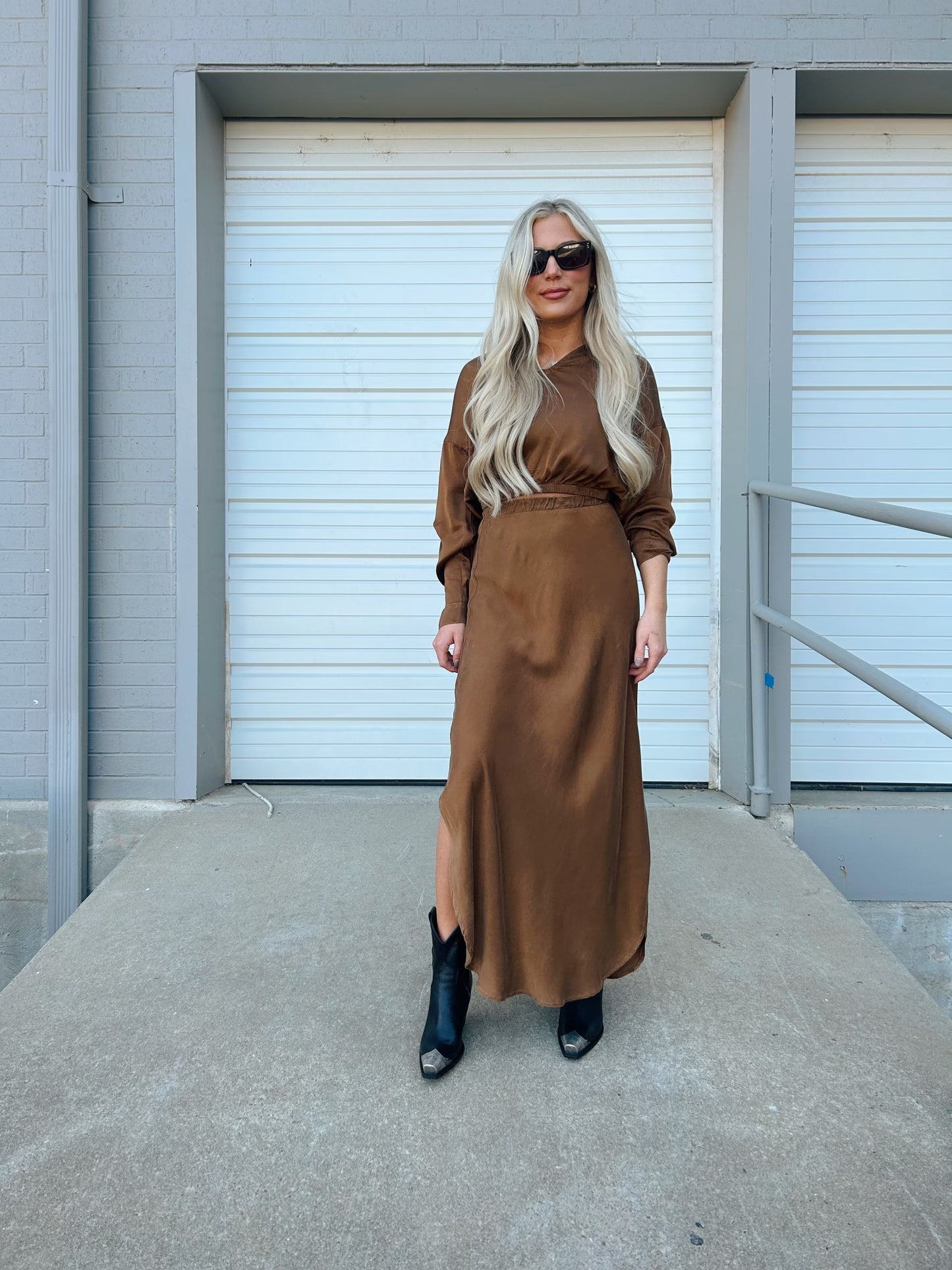 CROPPED COLLARED V-NECK PULLOVER
