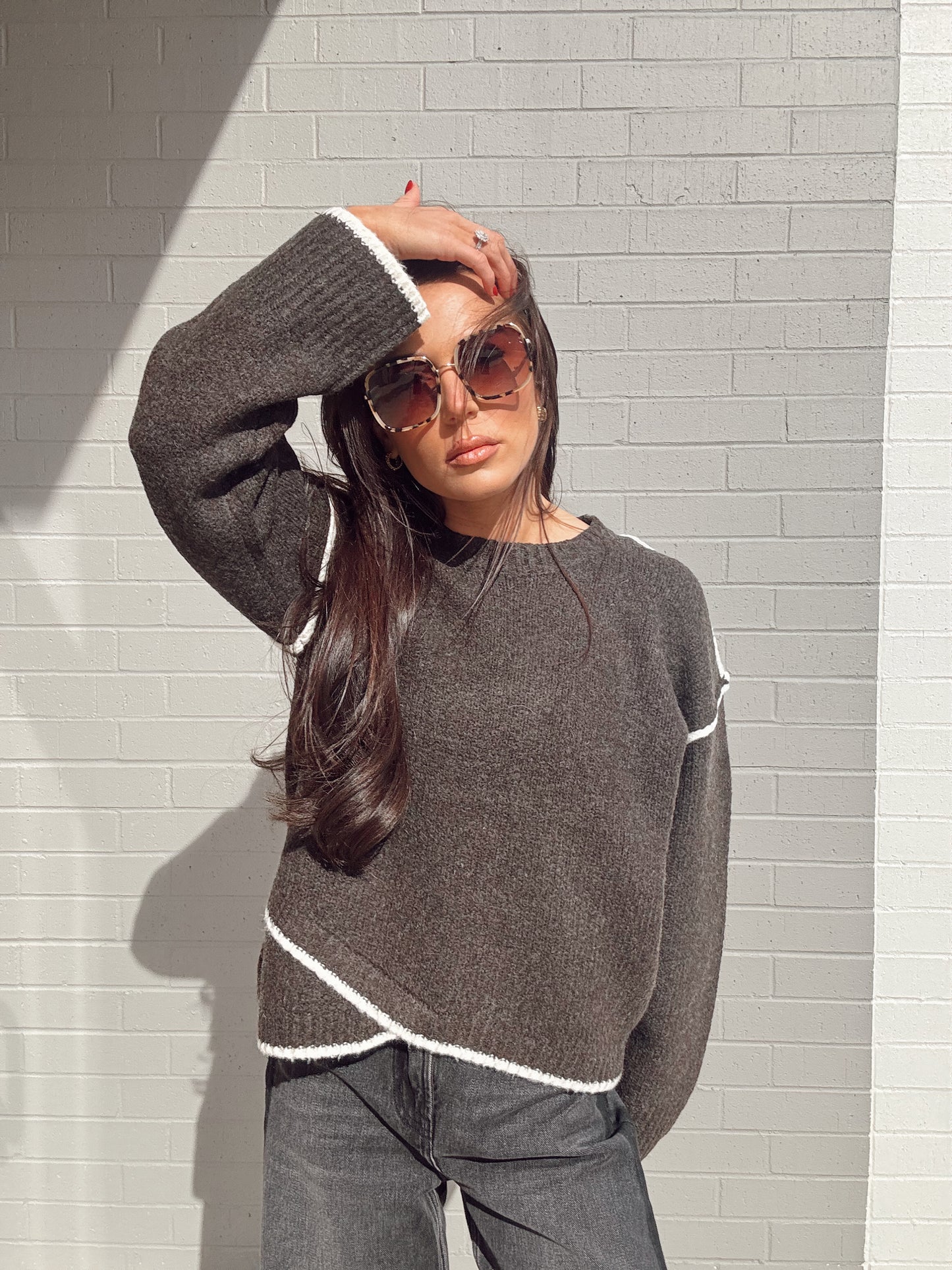 JULIE CONTRAST DETAIL OVERLAP HEM SWEATER