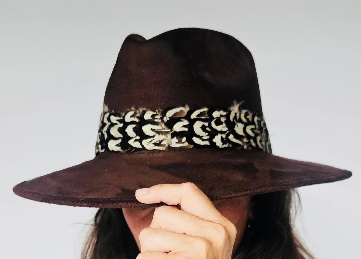 SUEDE HAT WITH BROWN & WHITE FEATHER