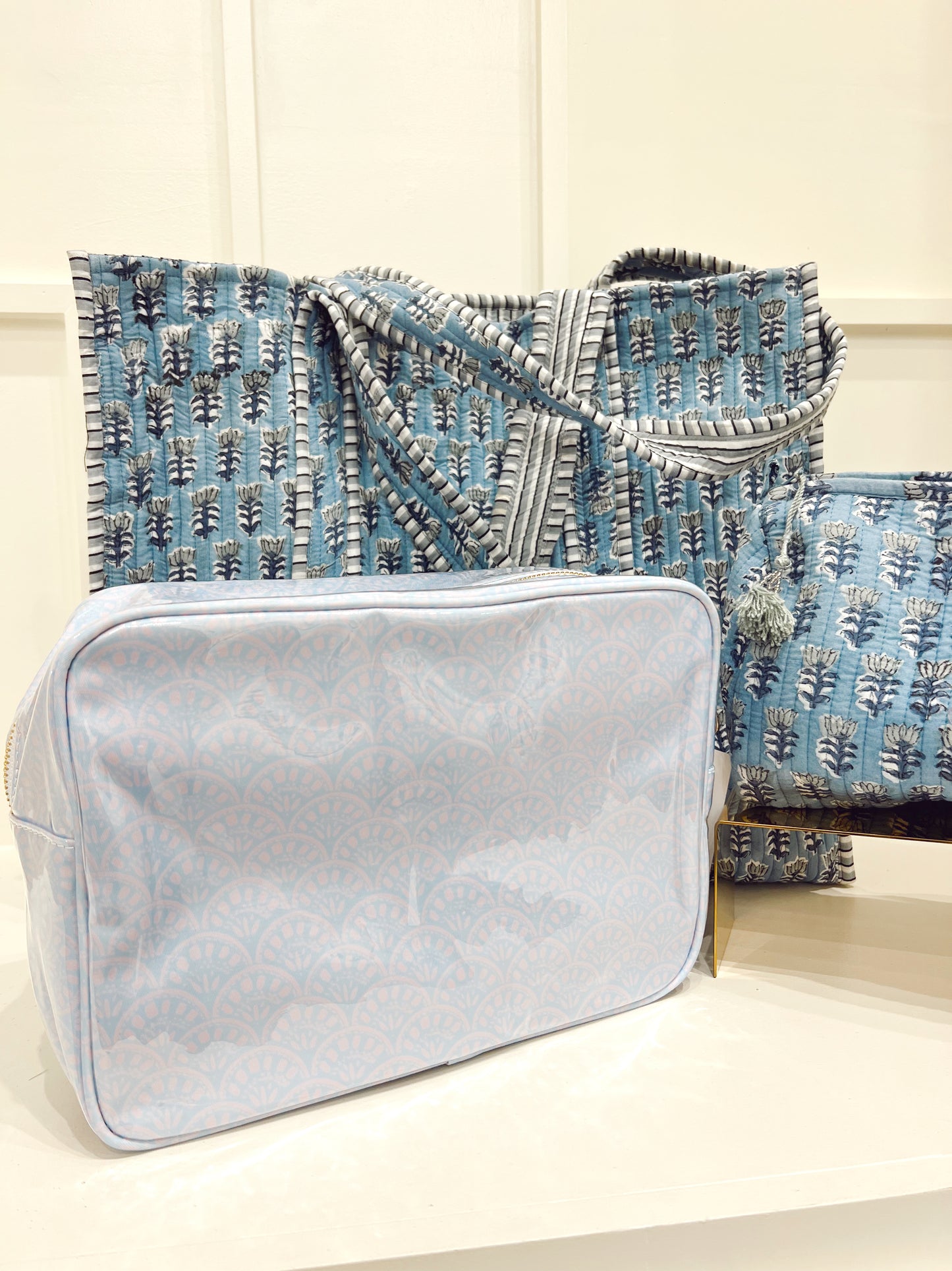 CLEAR XL TOILETRY BAG