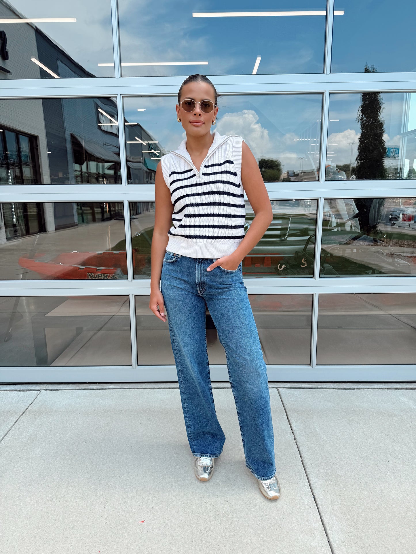 STRIPED HALF ZIP SLEEVELESS KNOT TOP