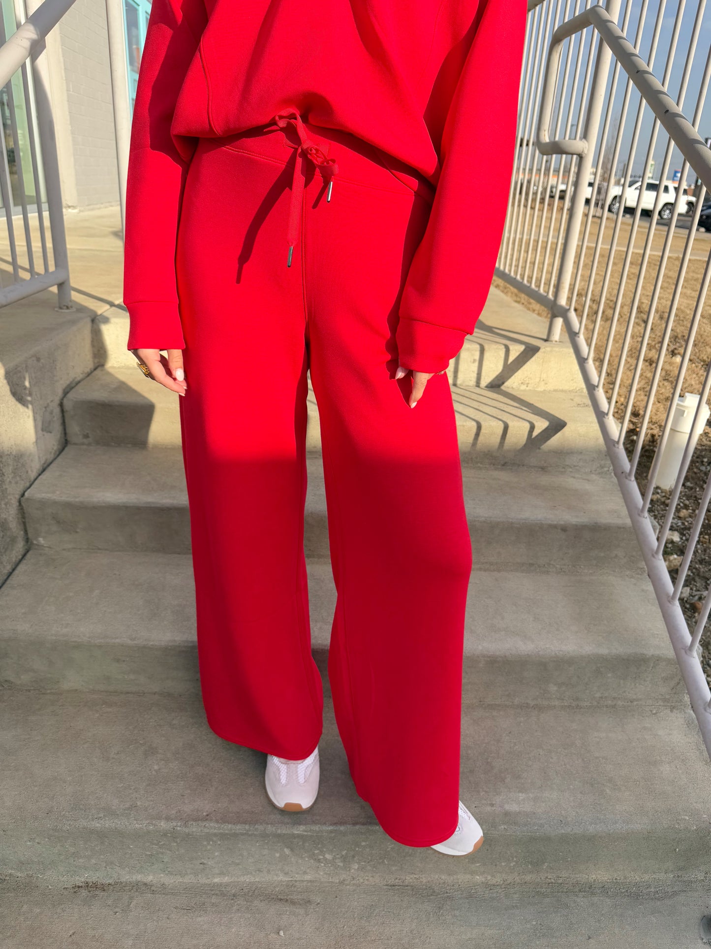 AIR ESSENTIALS WIDE LEG PANT