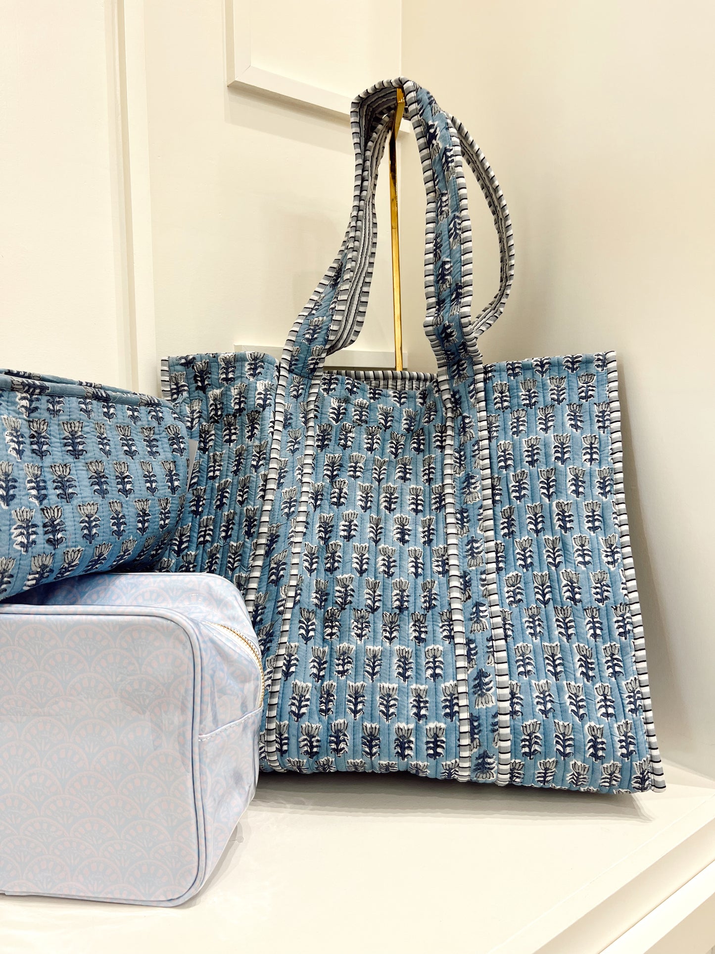 QUILTED TOTE BAG