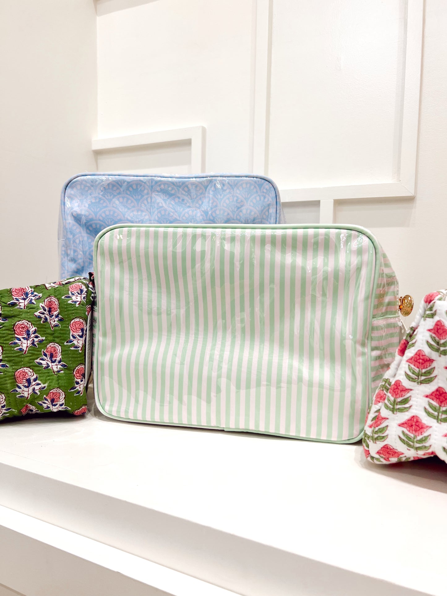 CLEAR XL TOILETRY BAG