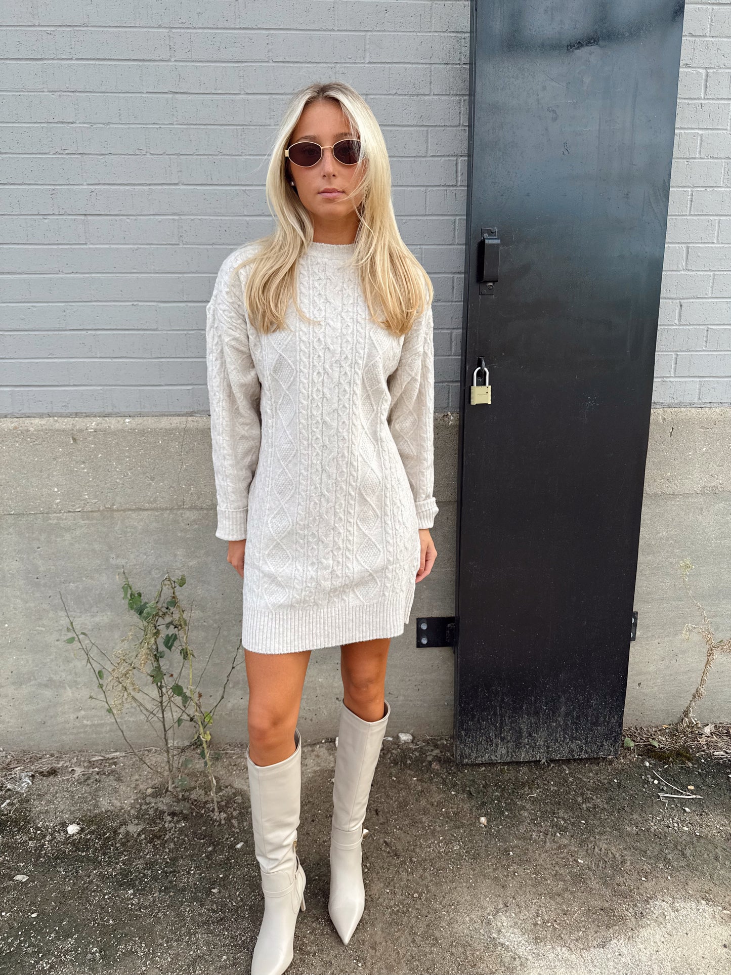 ROUND NECK CABLE SWEATER DRESS