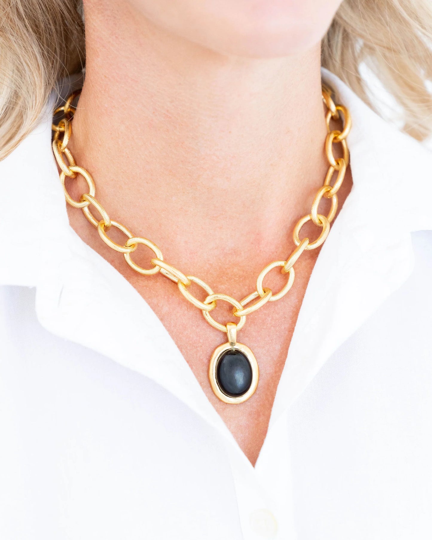 BLACK ONYX CHAIN LOOP NECKLACE