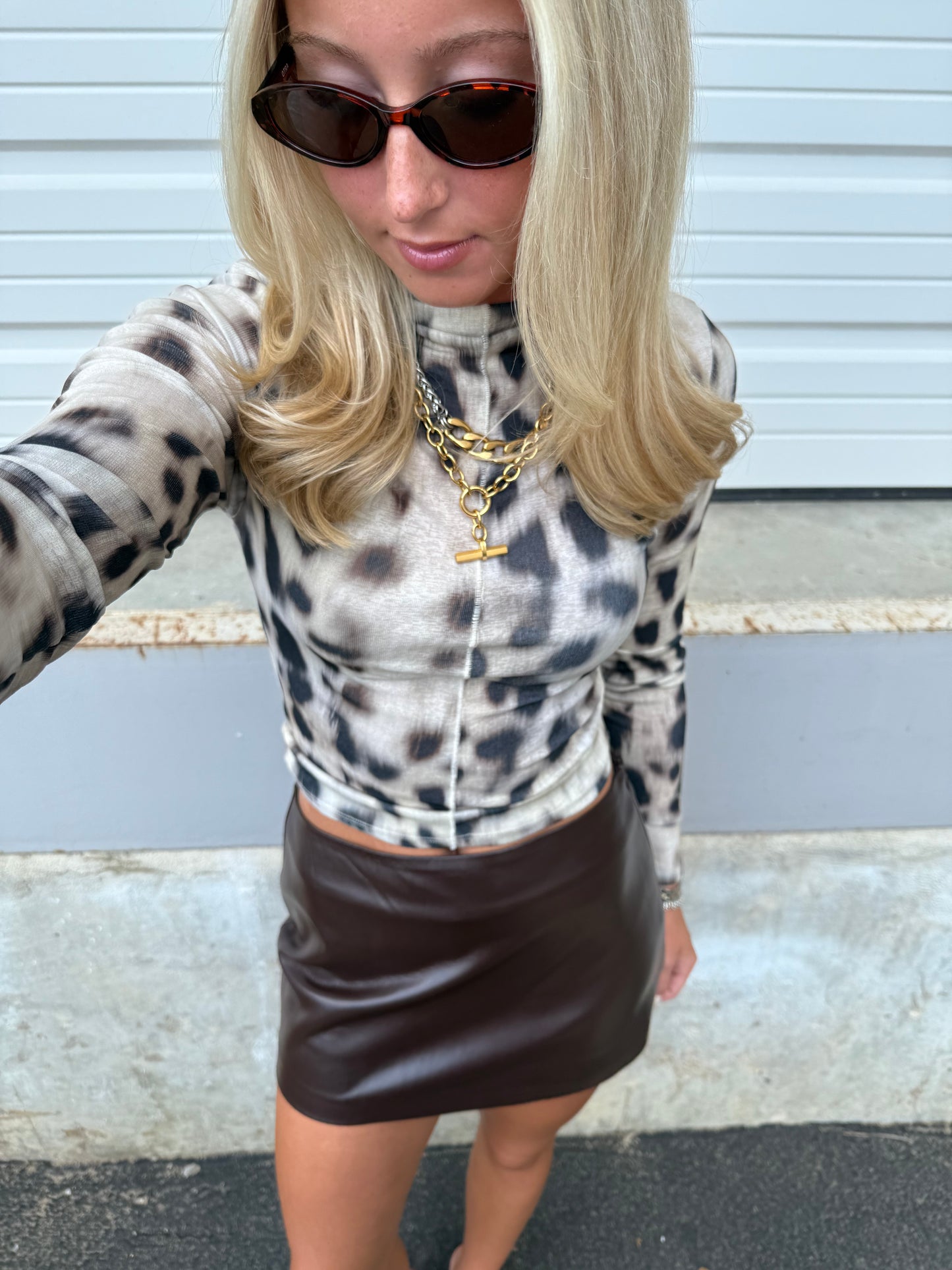 ANIMAL PRINT TURTLE NECK TOP