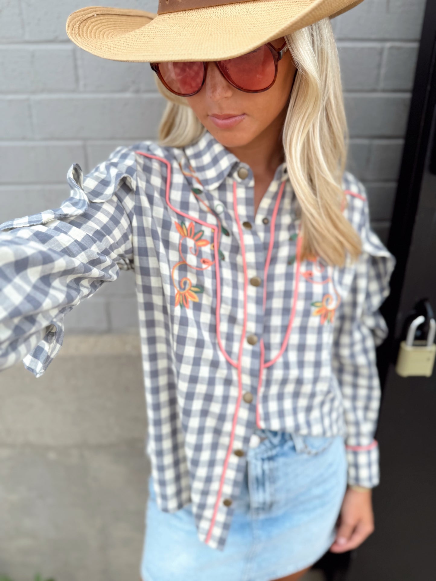 EMBROIDERED WESTERN TOP