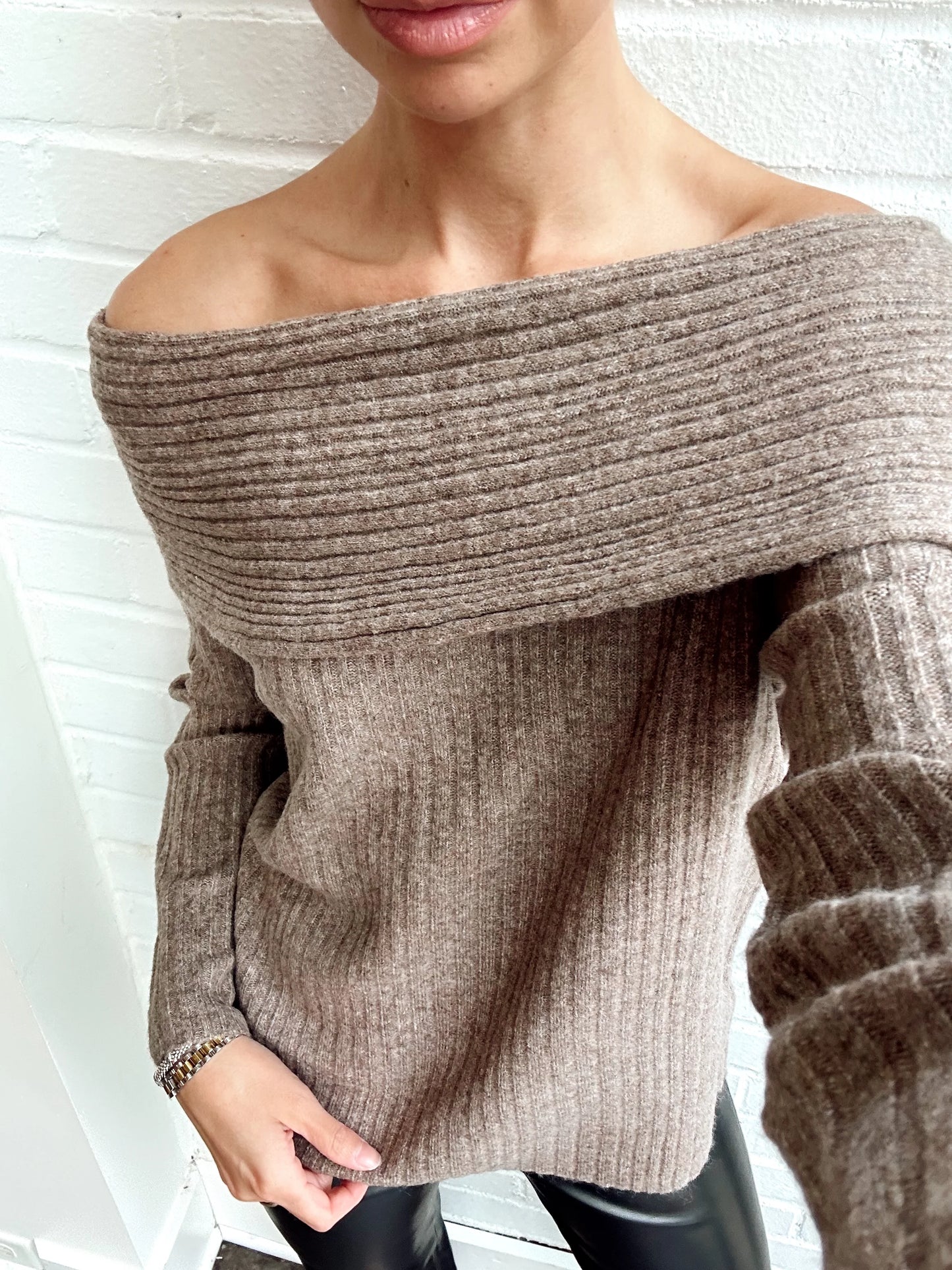 KENDRA SWEATER