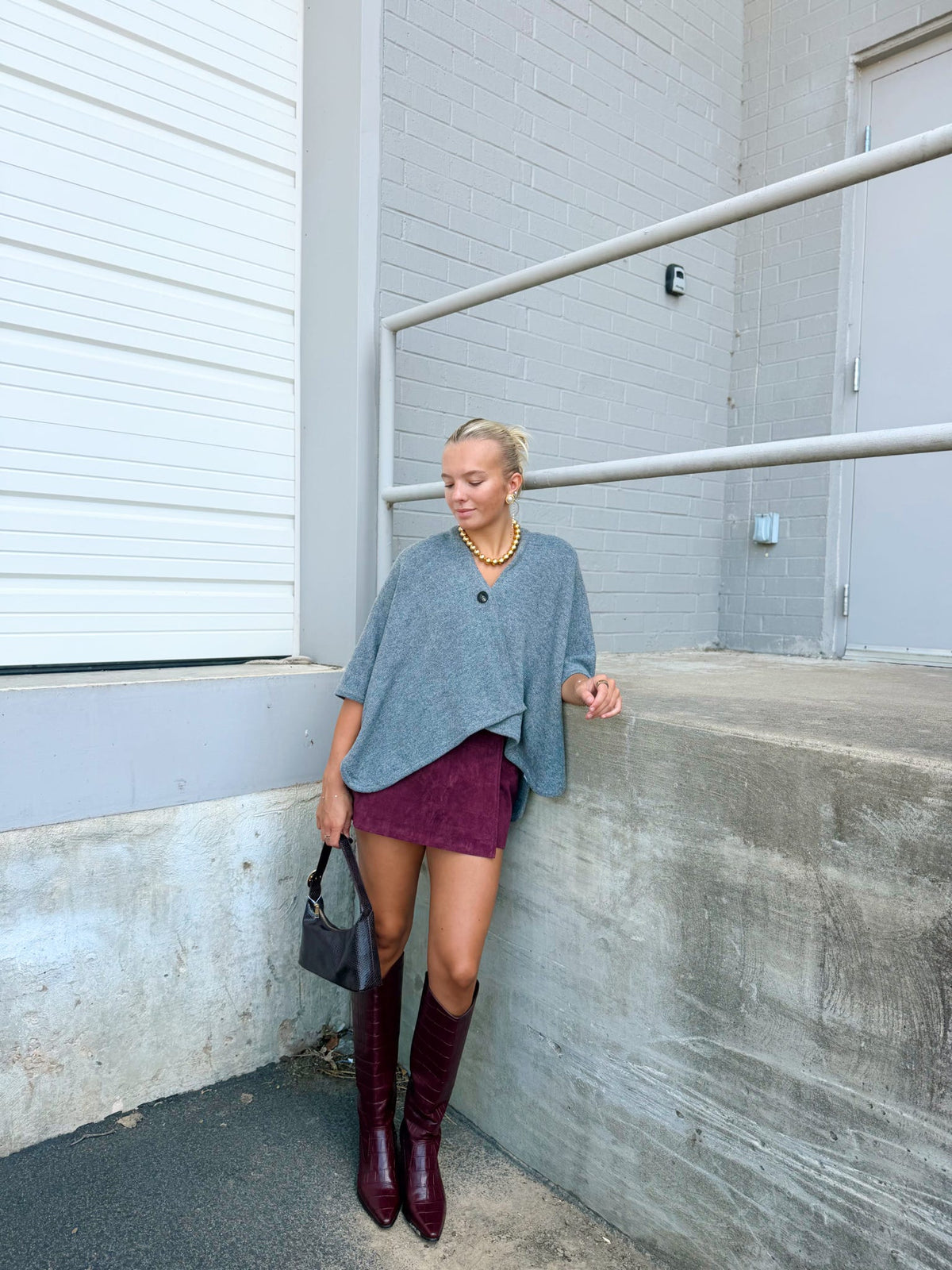 PERSEPHONE SLEEVELESS SHAWL NECK PULLOVER
