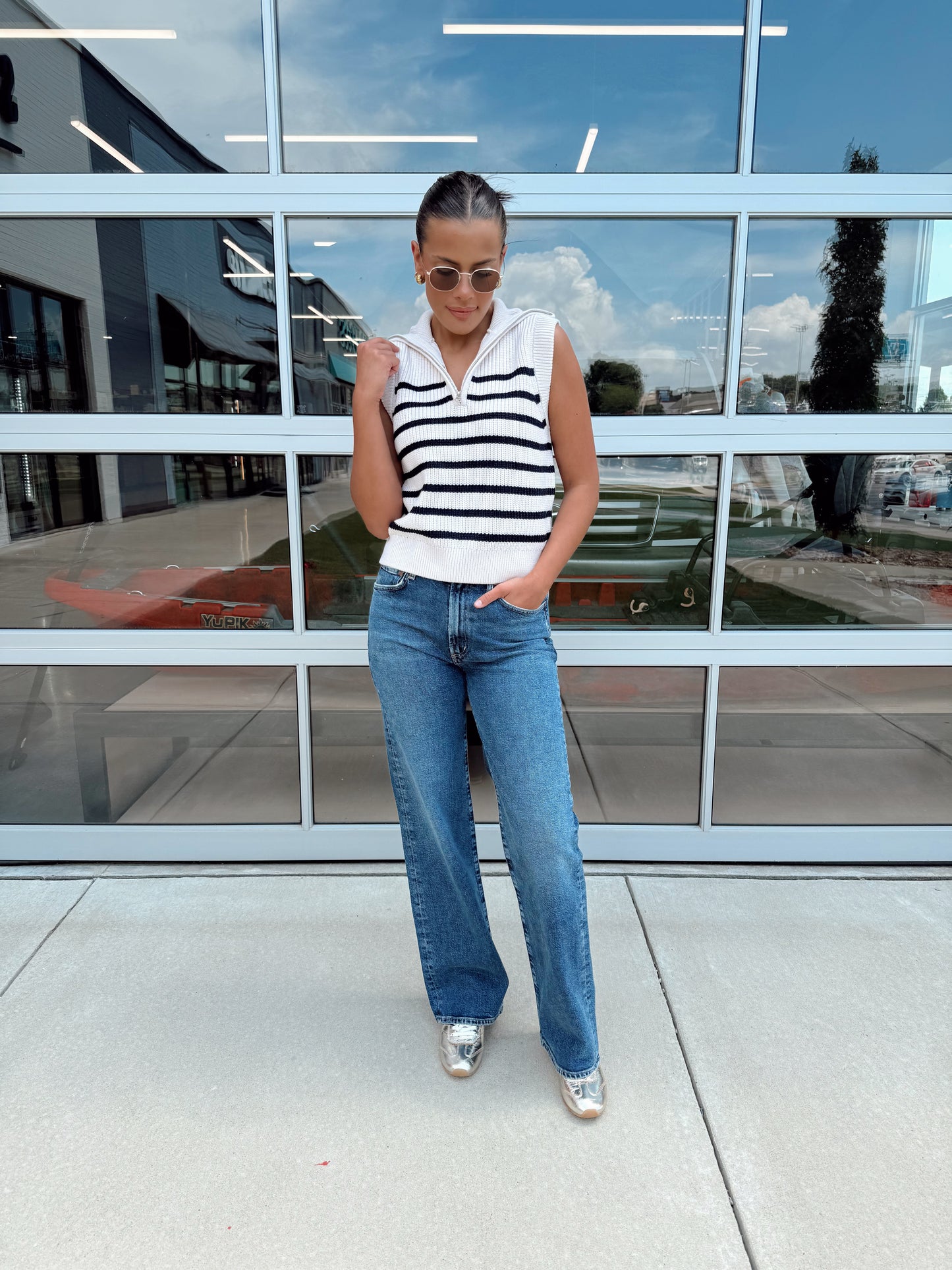 STRIPED HALF ZIP SLEEVELESS KNOT TOP