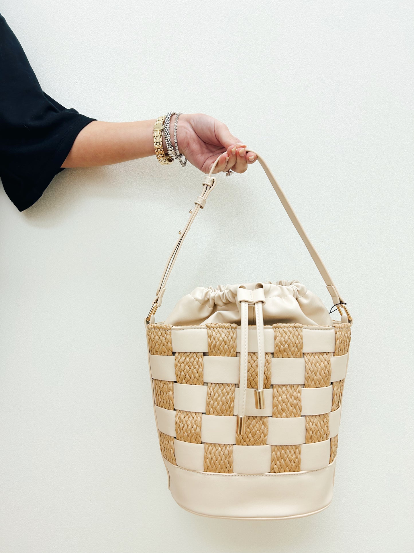 BALBOA BUCKET BAG