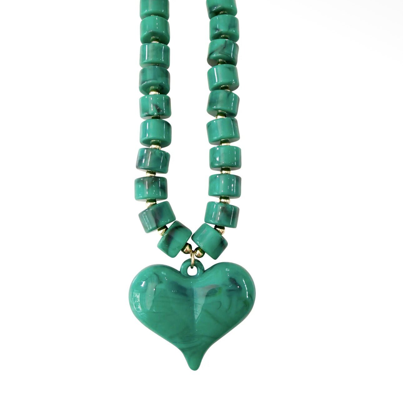 ABBIE GREEN BEADED NECKLACE WITH HEART CHARM