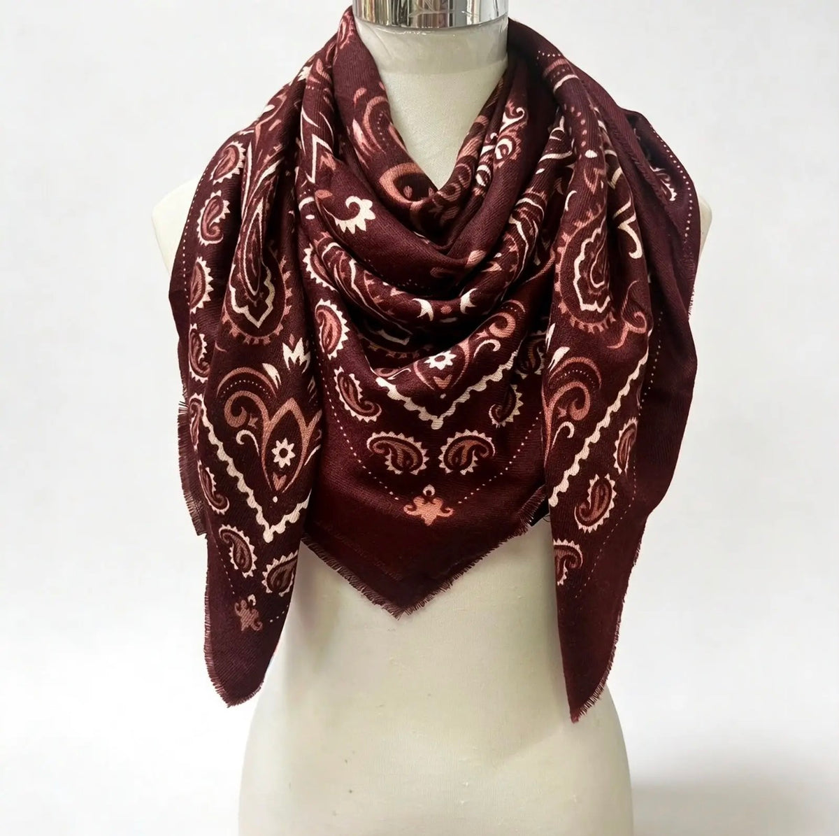 K21 LARGE WOOLEN SQUARE BANDANA