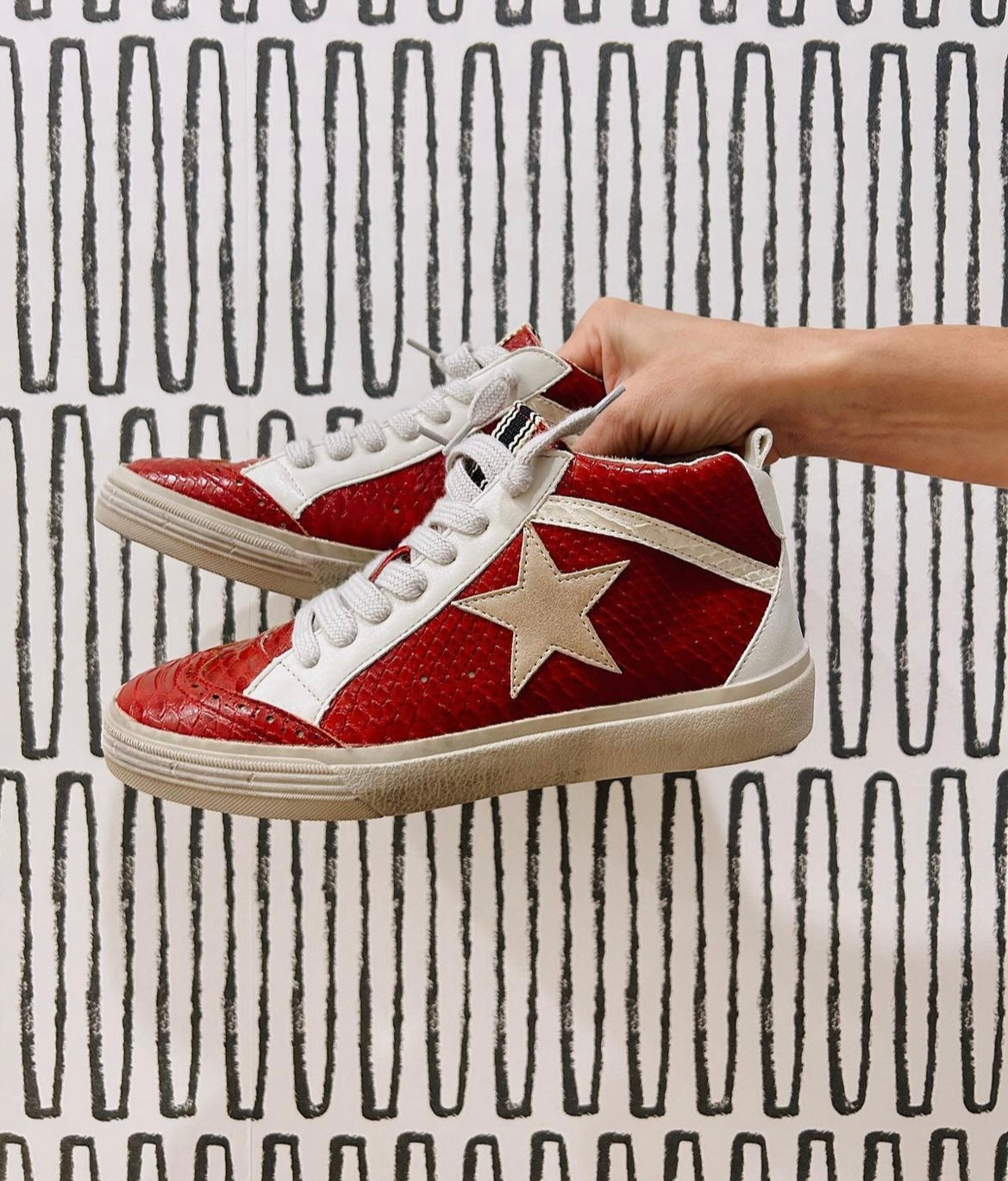 RILEY SNEAKER