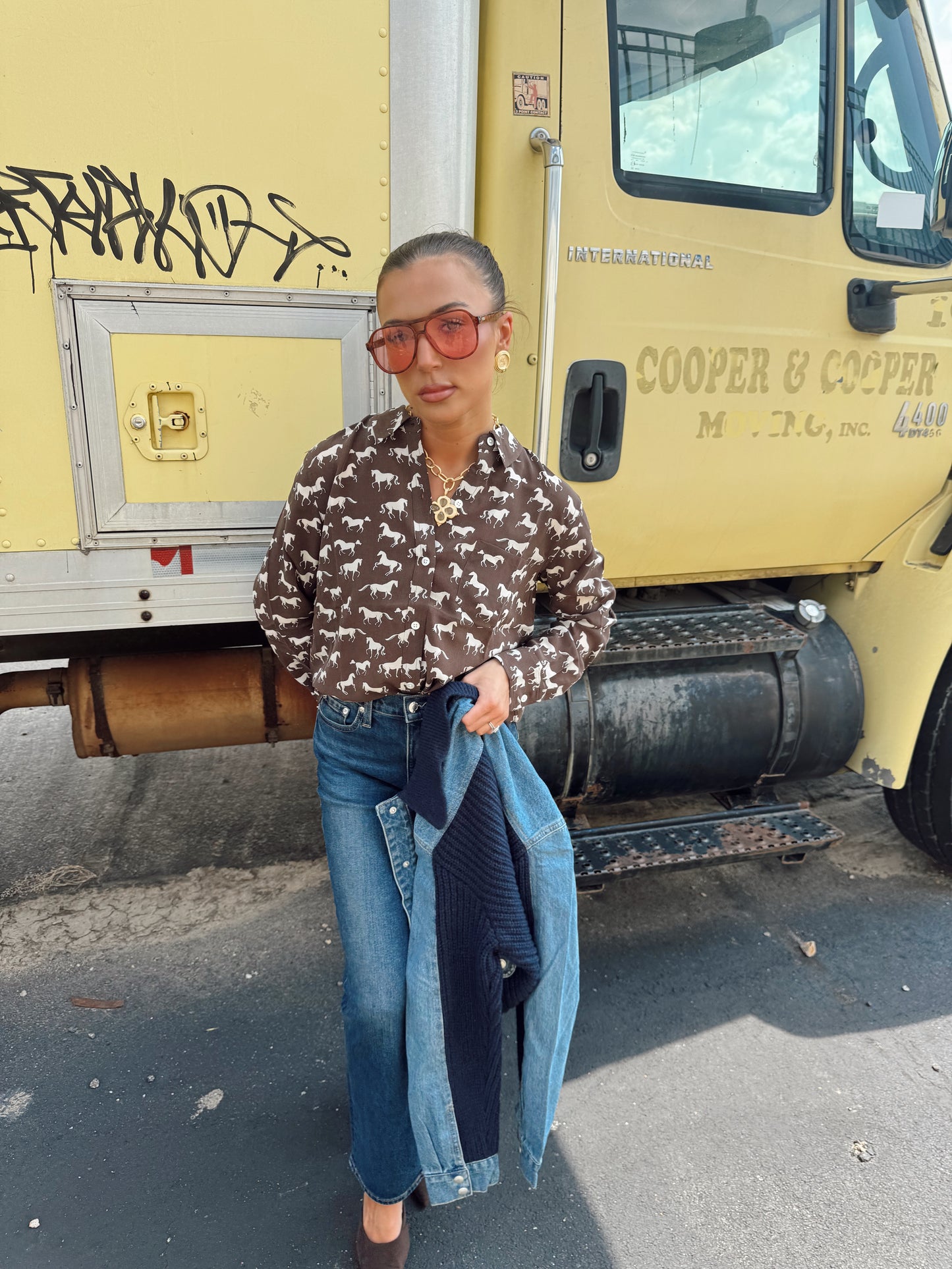 KATE BUTTON UP