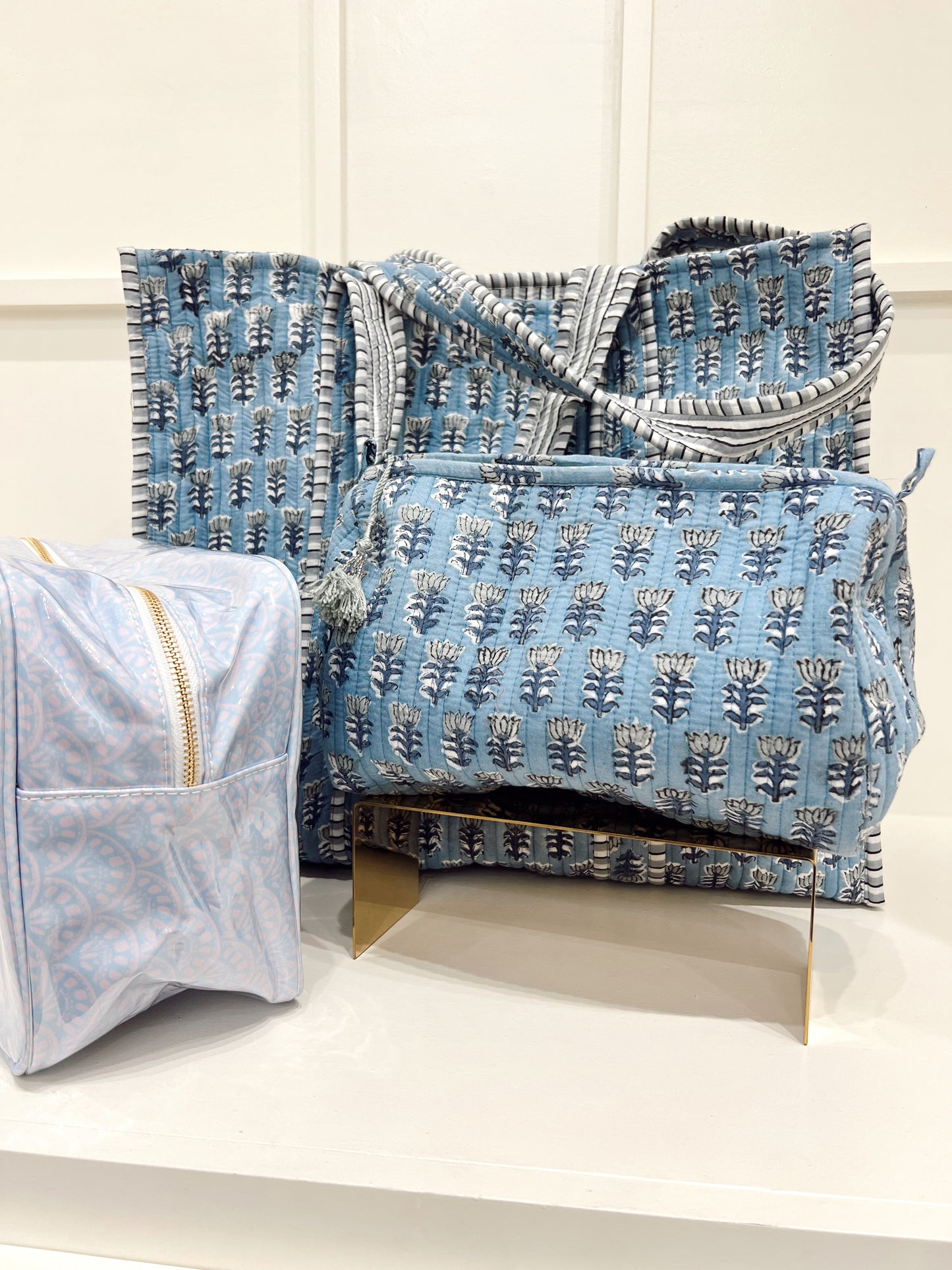 QUILTED MAKEUP BAG