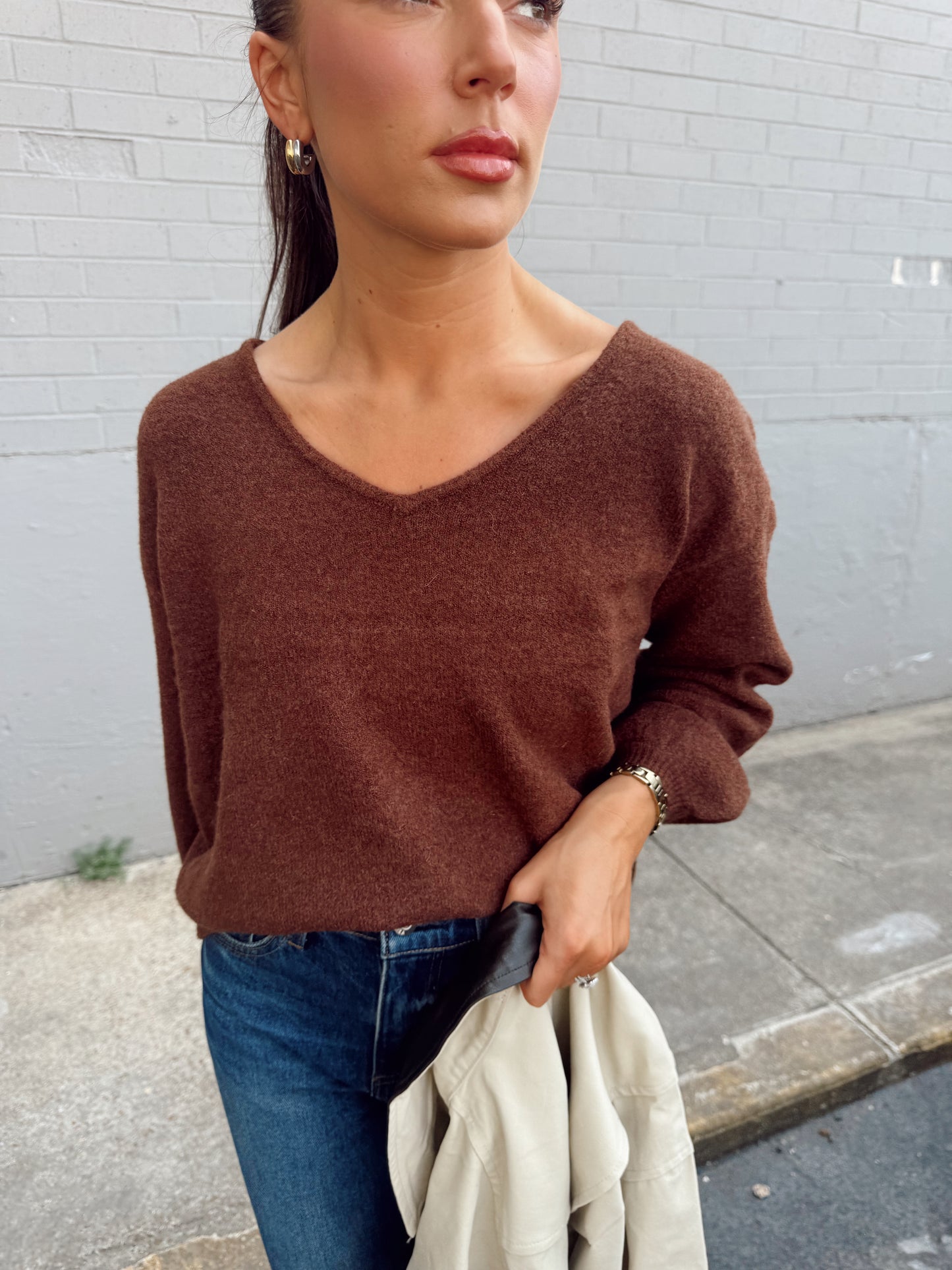 V-NECK PULLOVER