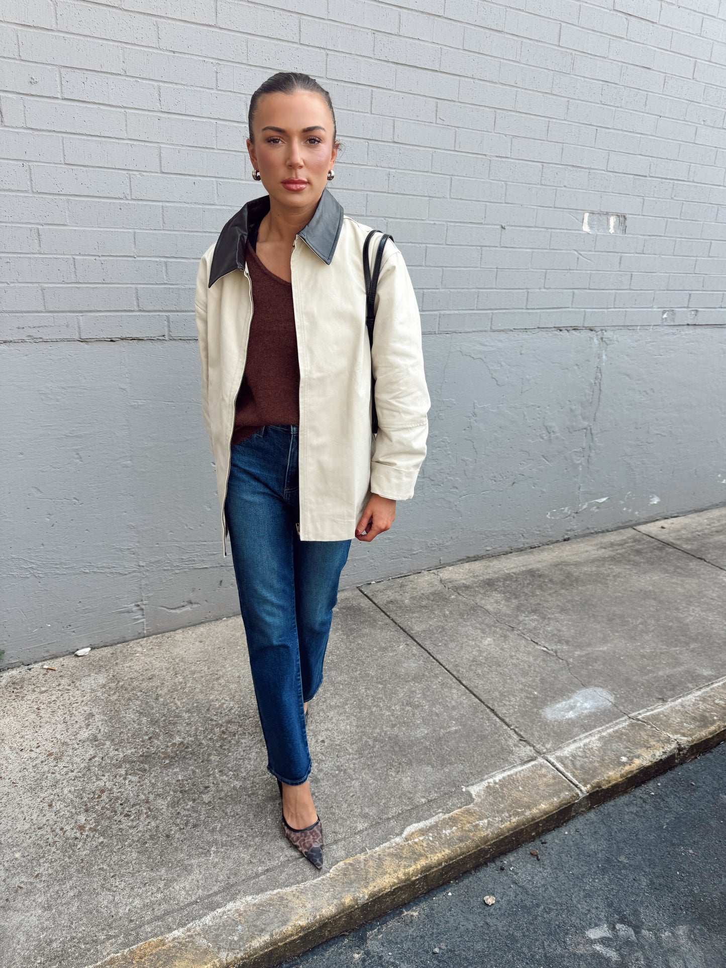 LEATHER COLLARED DENIM ECRU JACKET