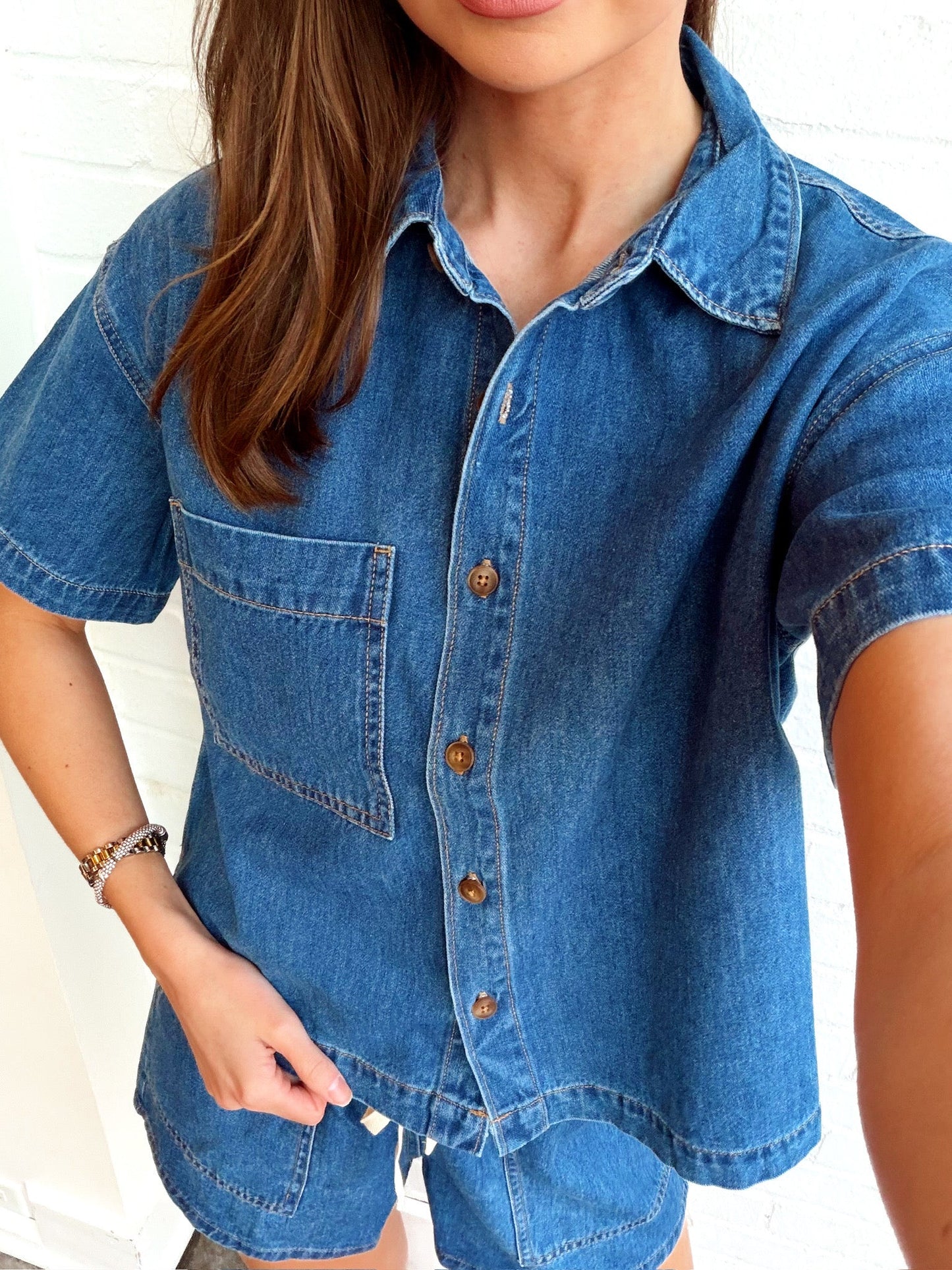 EVERYDAY DENIM BUTTON DOWN
