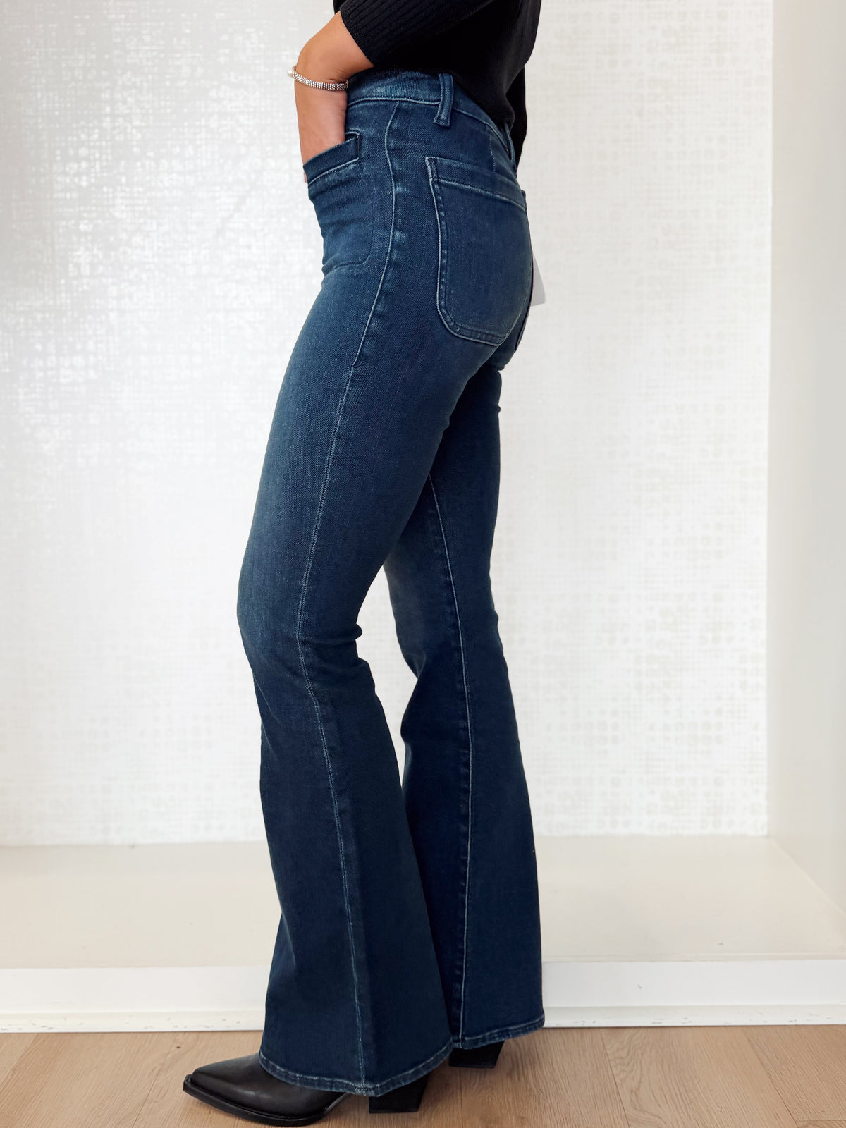 GOOD LEGS FLARE JEANS