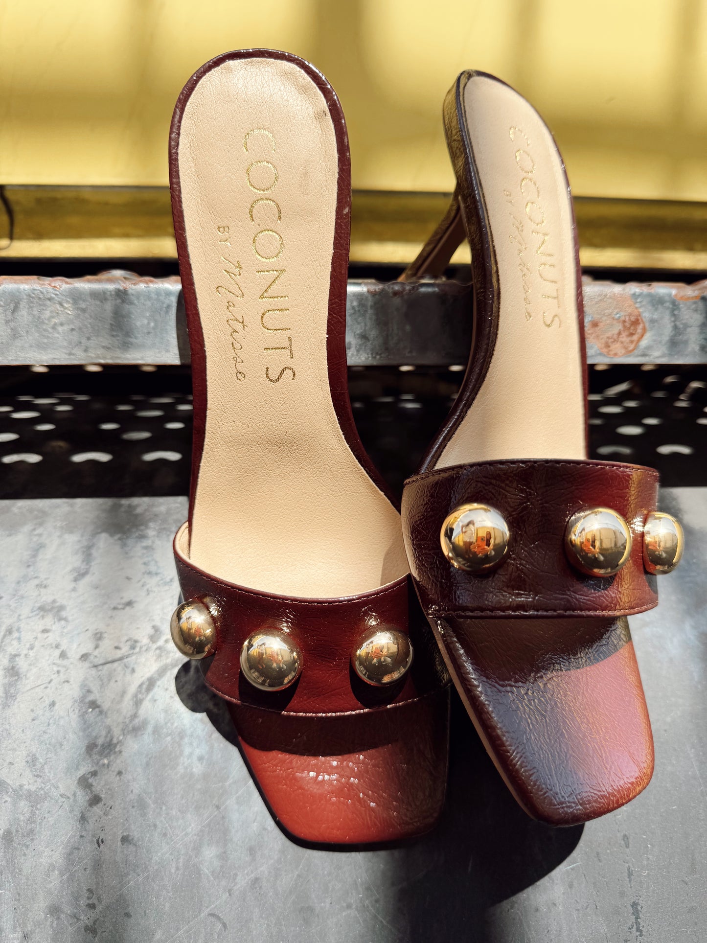 THEO HEEL