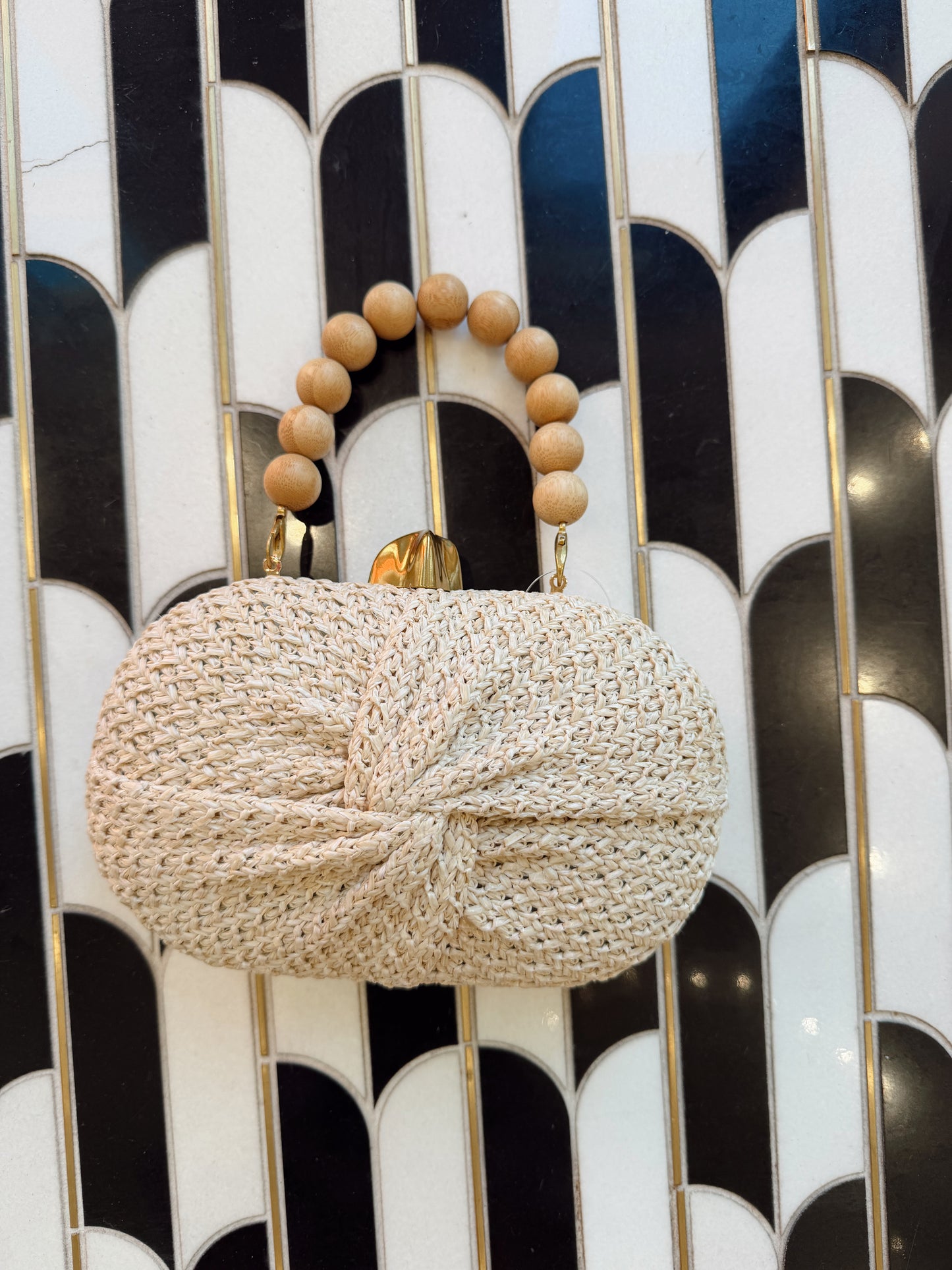 STRAW CLUTCH BAG WITH CROSSBODY CHAIN