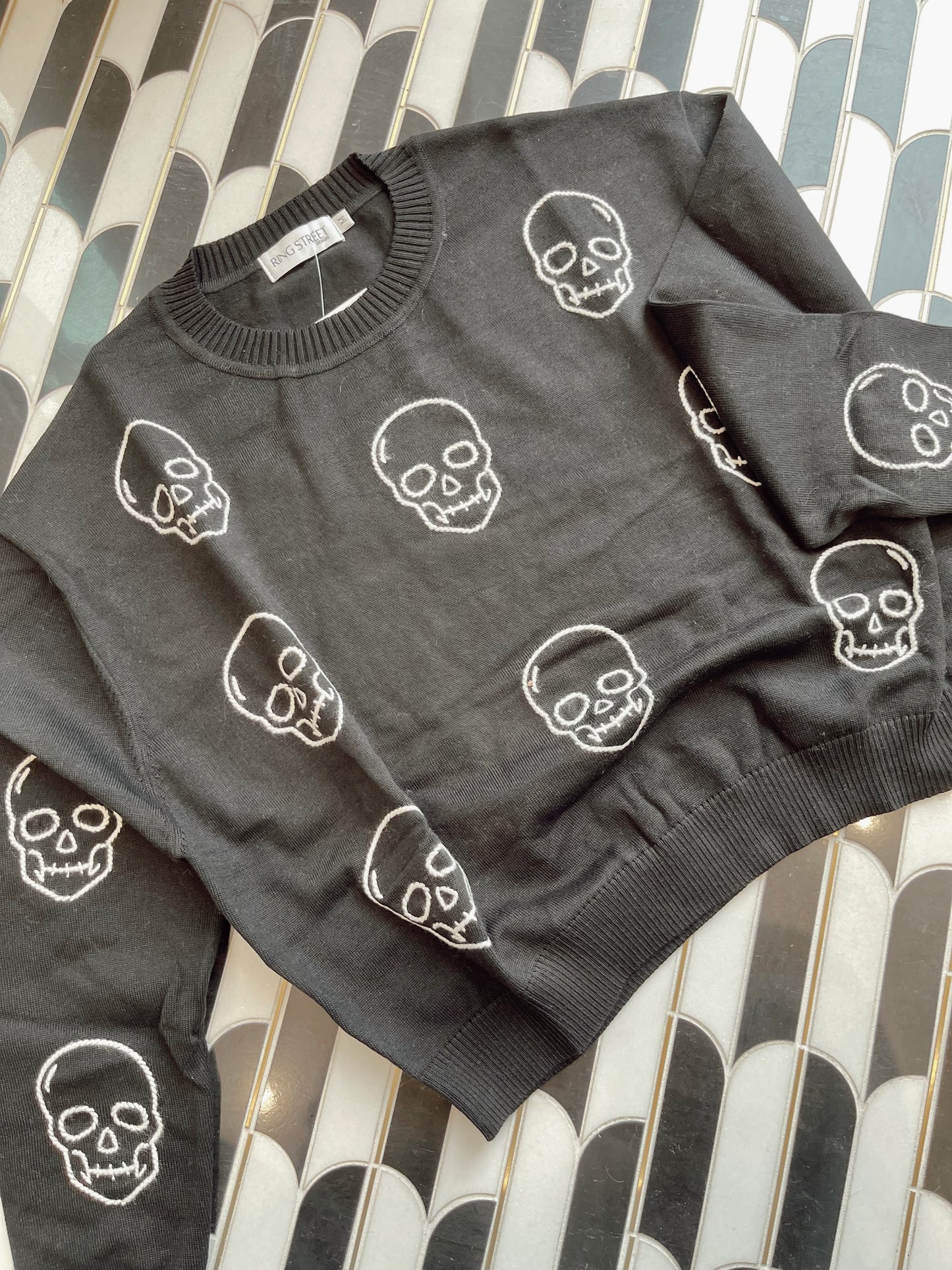 SKULL SWEATER