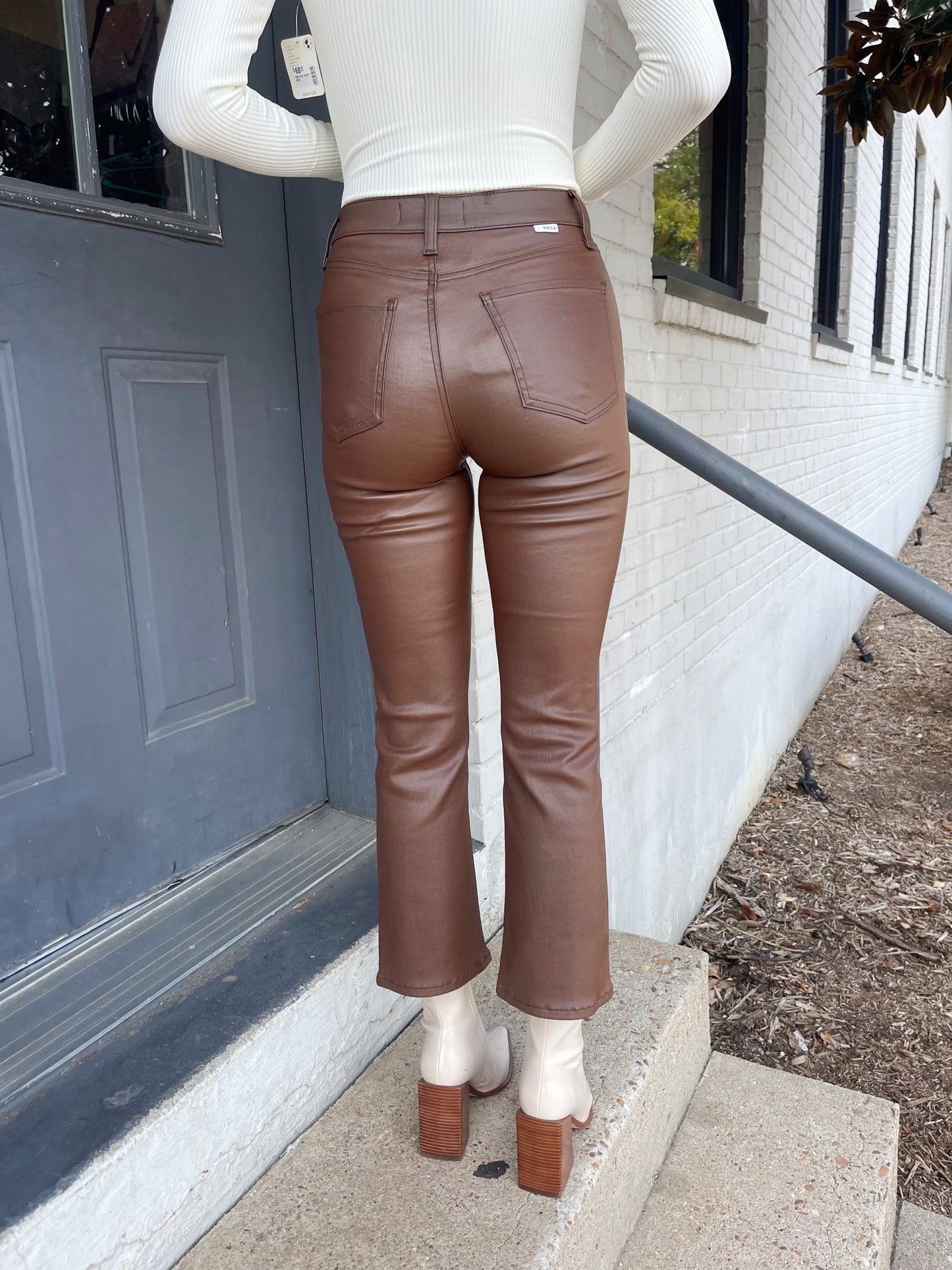SHY GIRL - COATED ESPRESSO