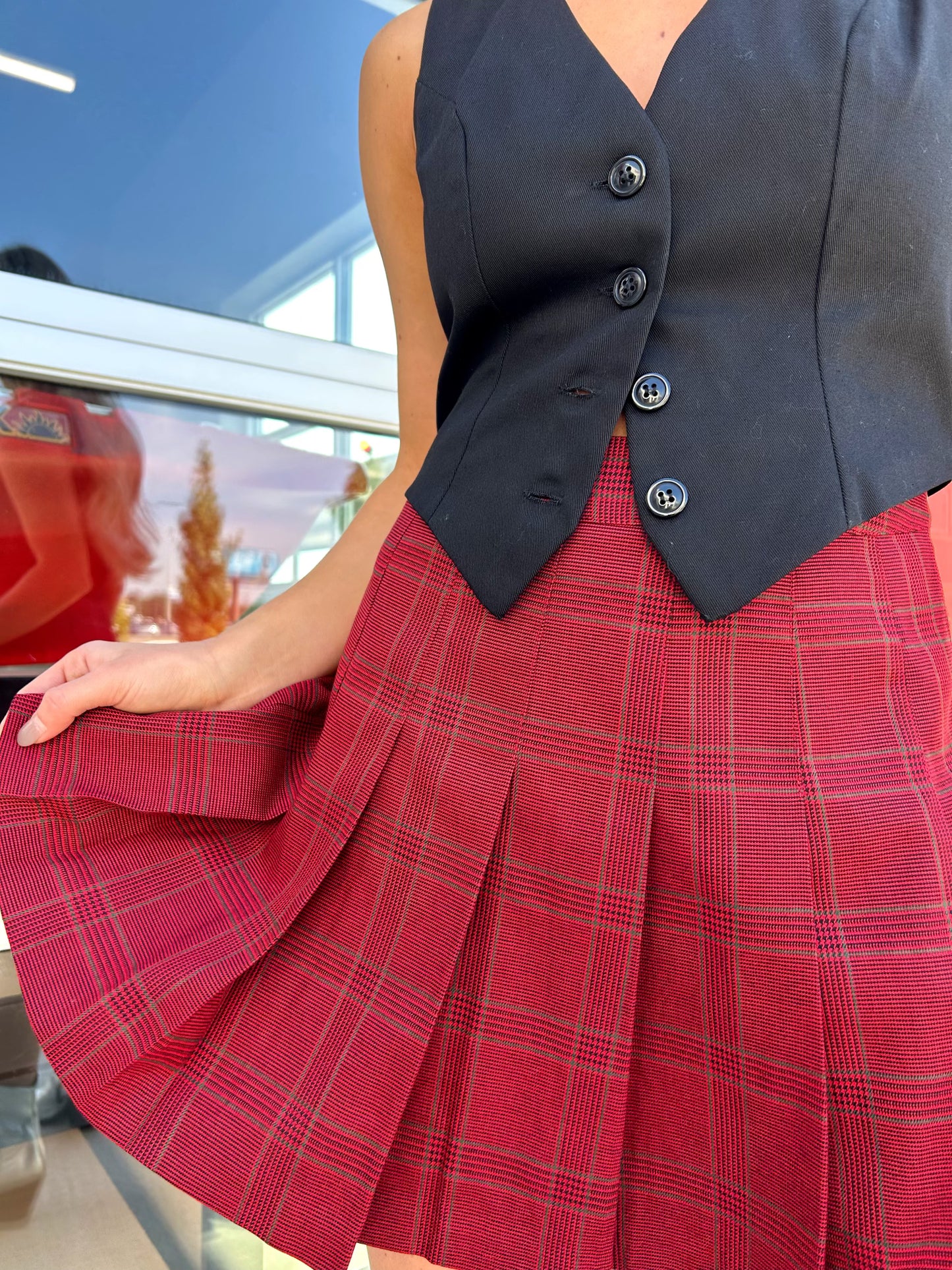 PLEATED CHECK SKORT