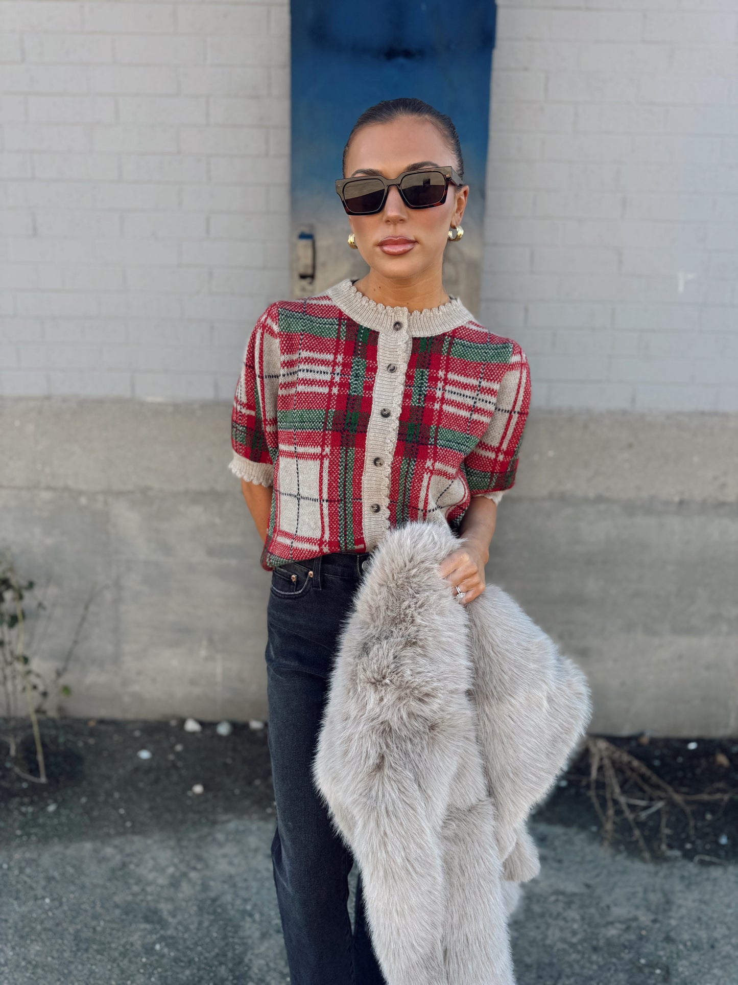 TAUPE SWEATER