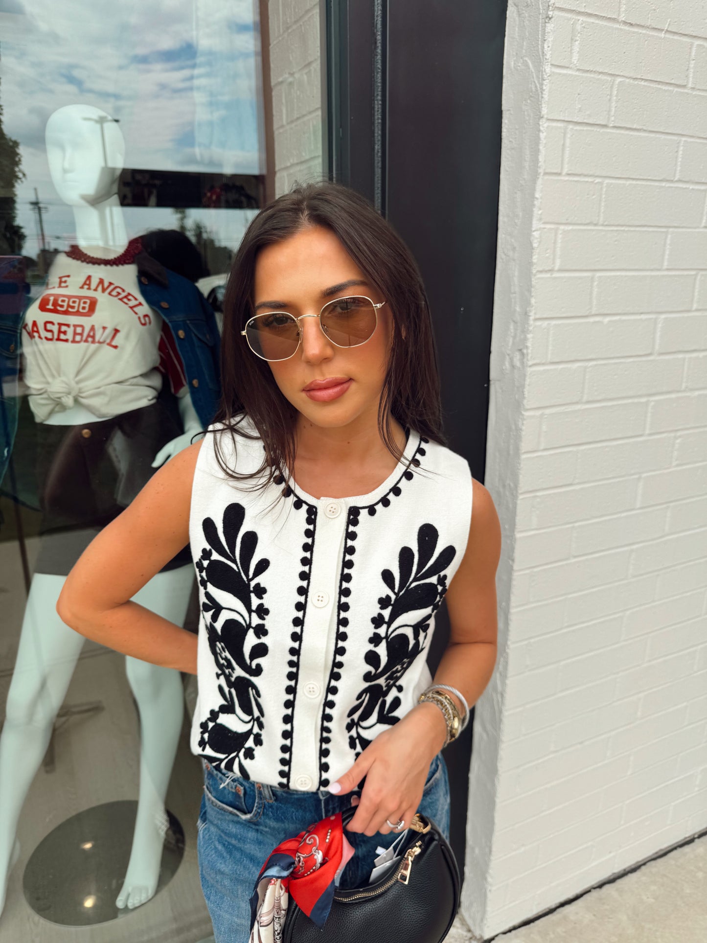 EMBROIDERED KNITTED VEST
