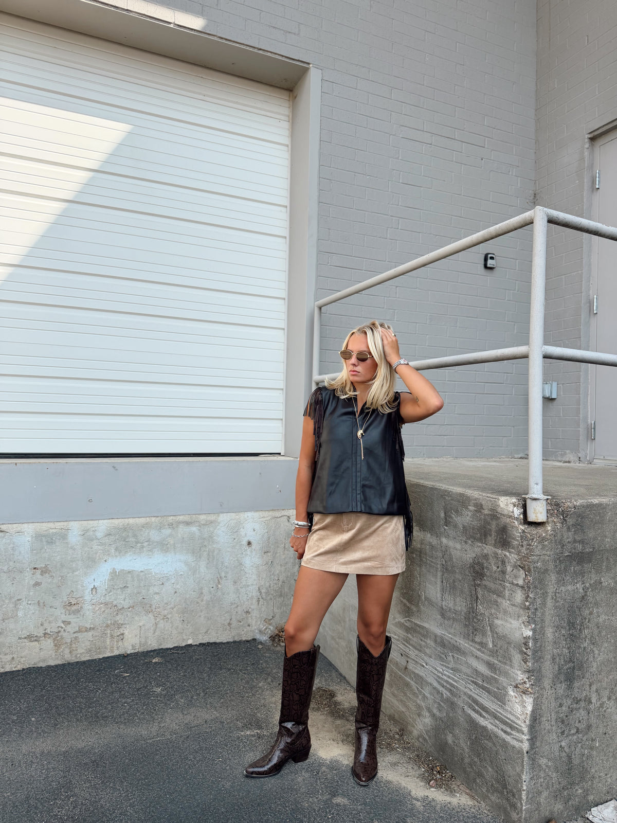 FRINGE TANK