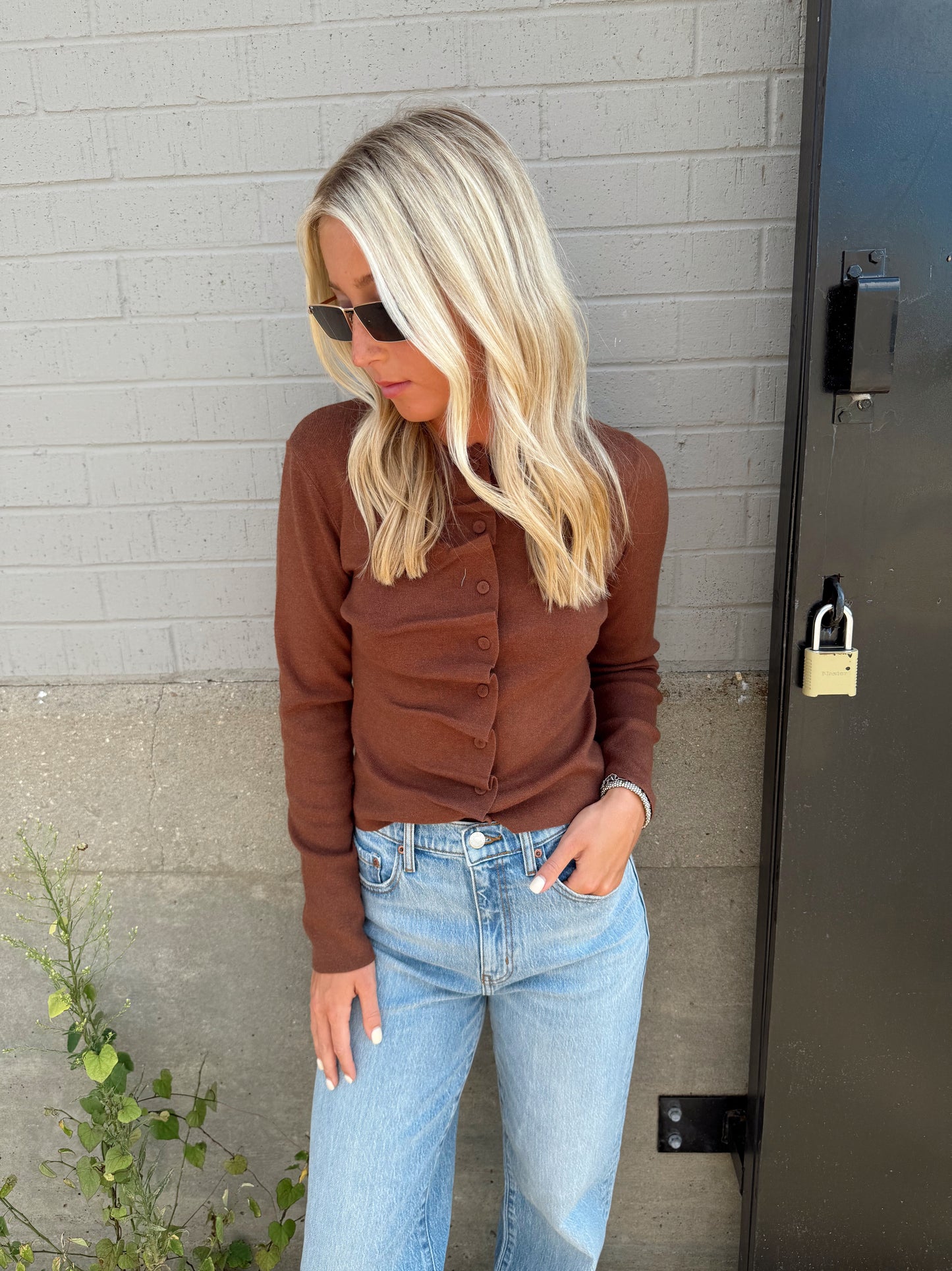 CREWNECK BUTTON CARDIGAN