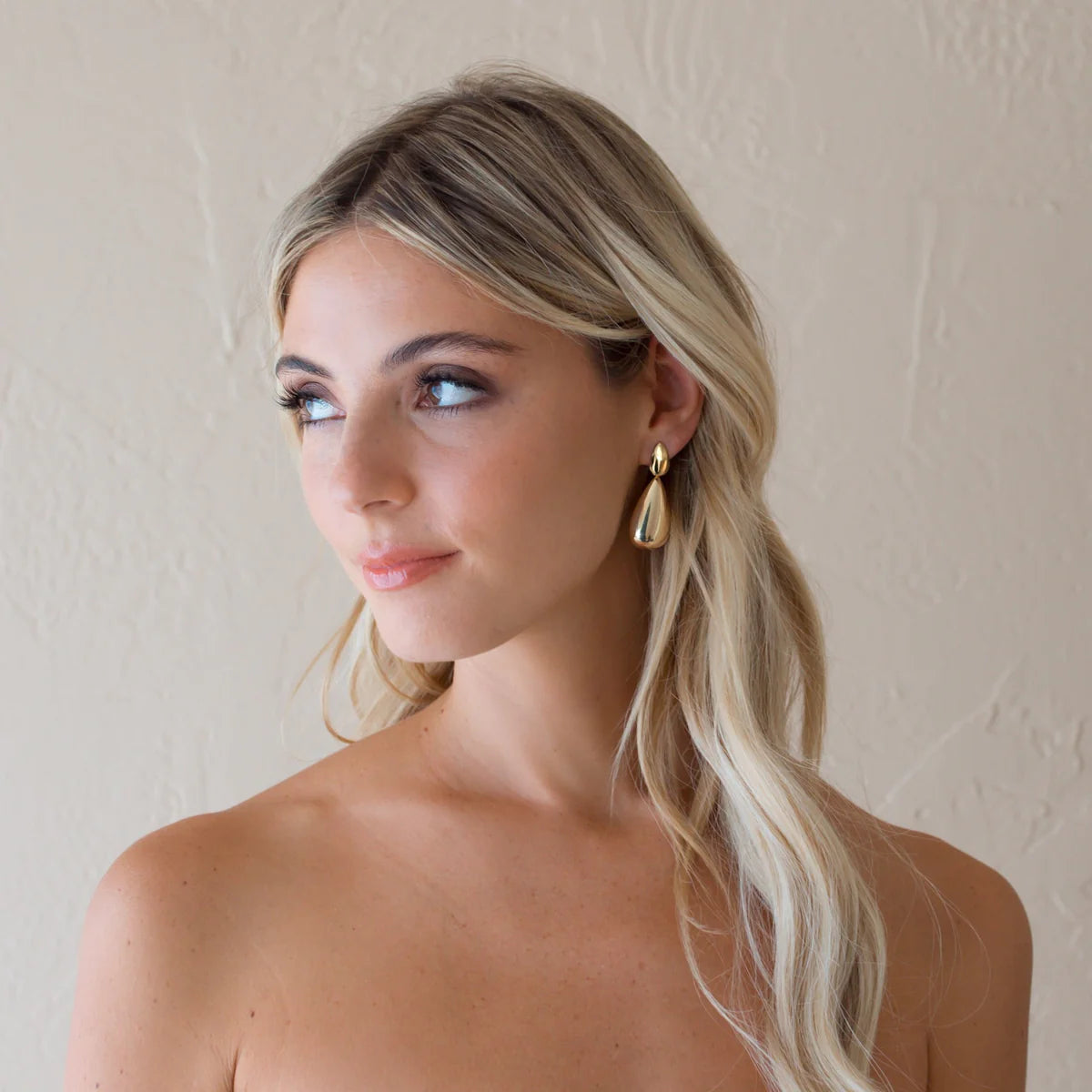ON POINT BUBBLE TEARDROP EARRING