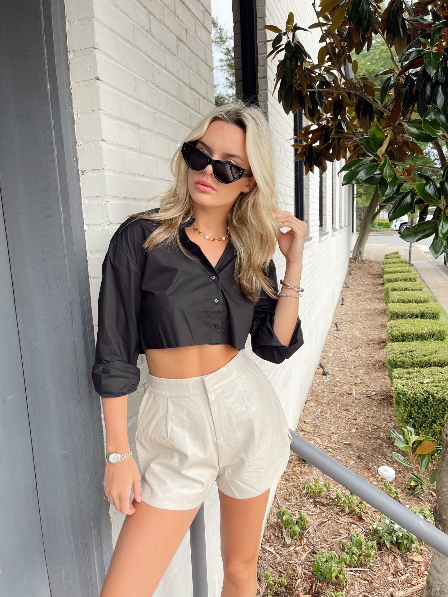 SHINY PU SHORT