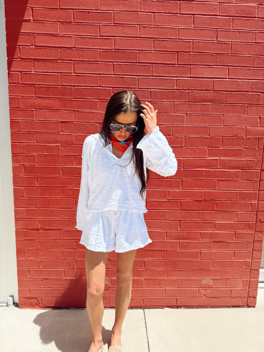 PULLOVER HOODIE