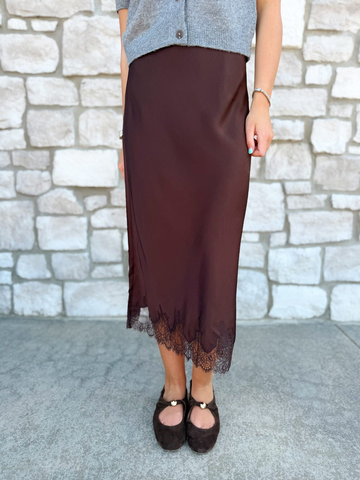 ENNIS SATIN LACE MIDI SKIRT