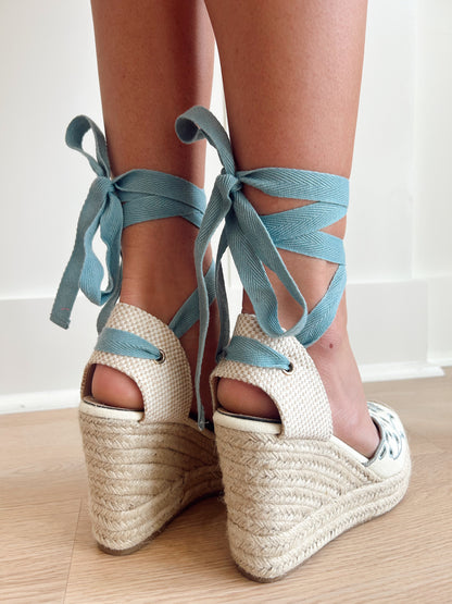 FLORAL EMBROIDERED ESPADRILLE