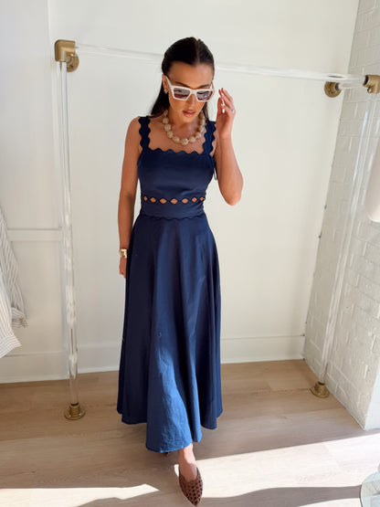 SCALLOP DETAILED MIDI DRESS