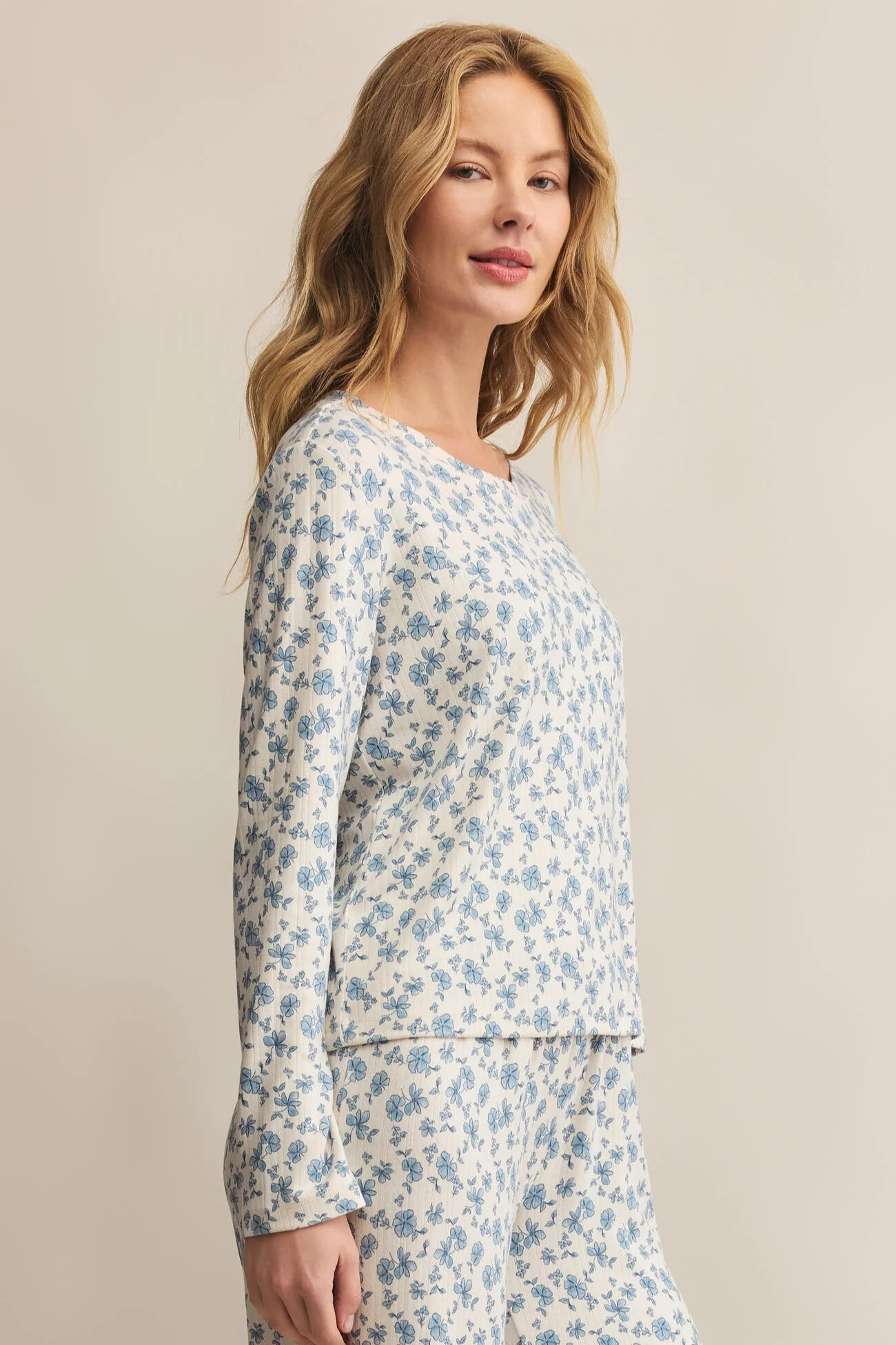 HOME TOWN DAISY LS TOP