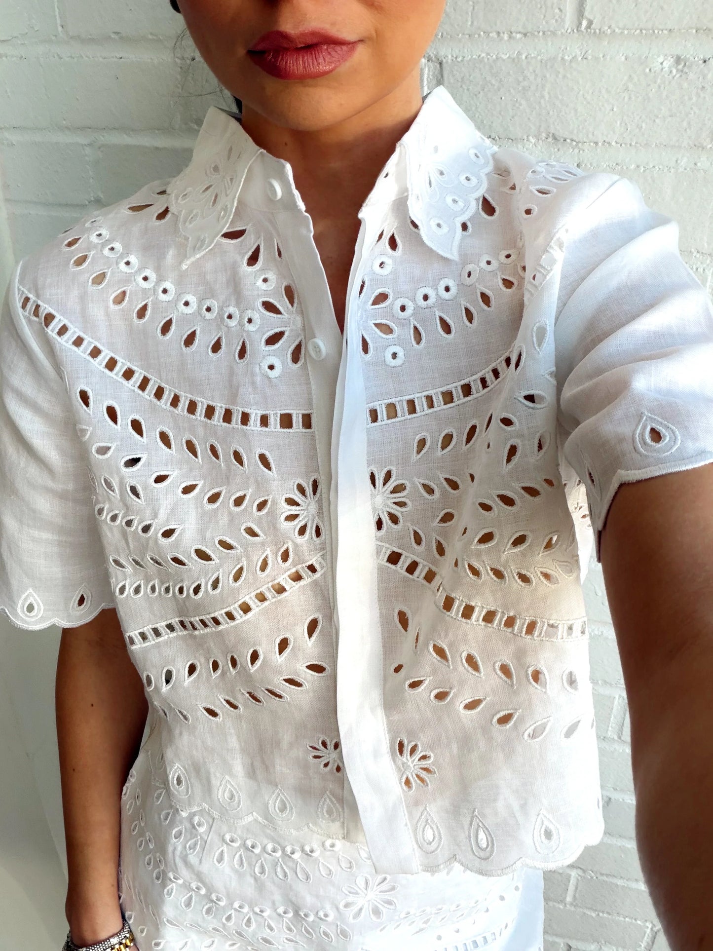 ELIN EMBROIDERED TOP