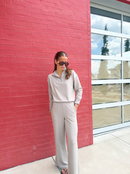 GATE CHECK SWEATSHIRT