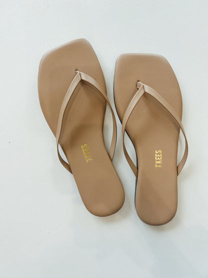 SQUARE TOE LILY