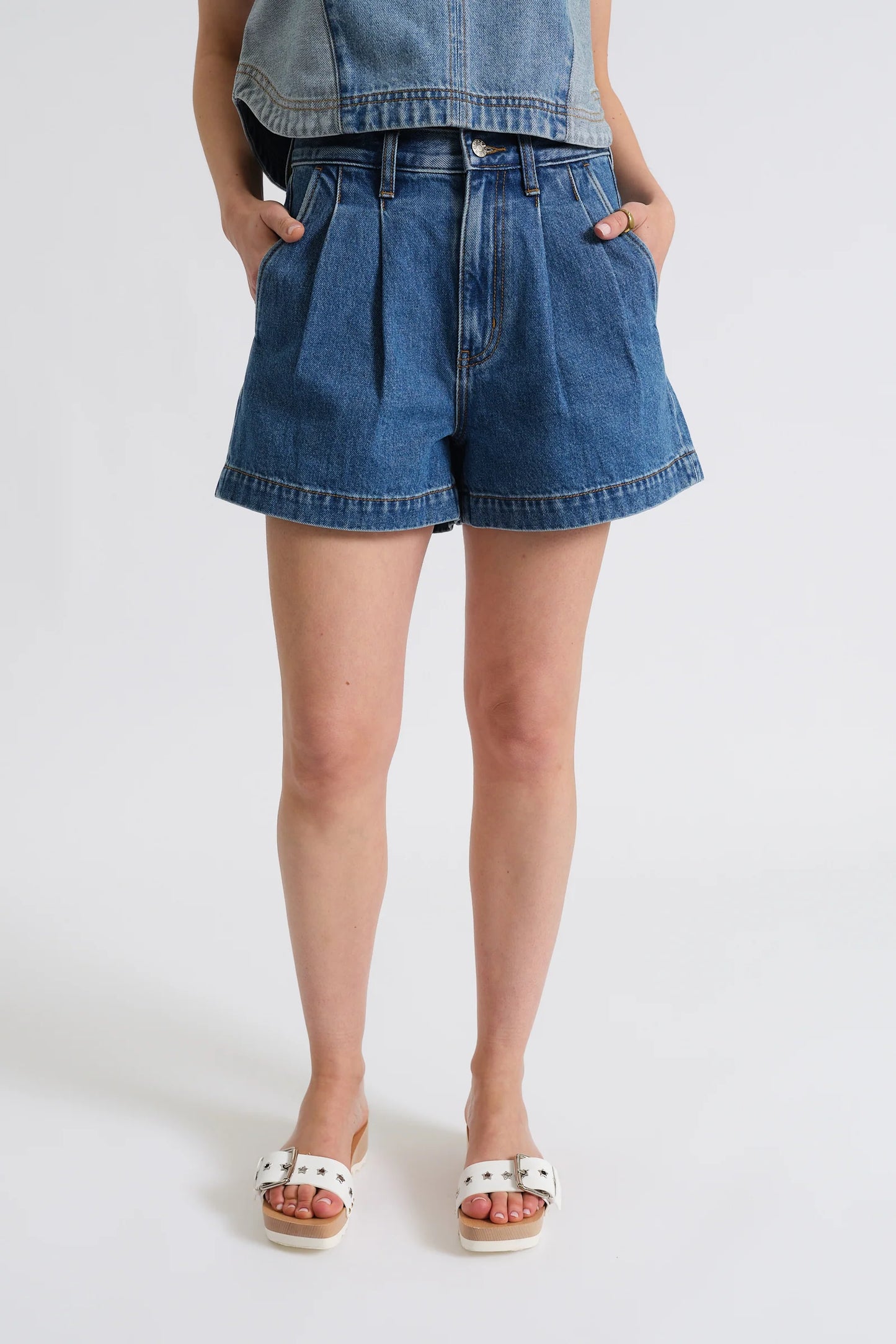 CORONADO PLEATED SHORT IN MONTAGE