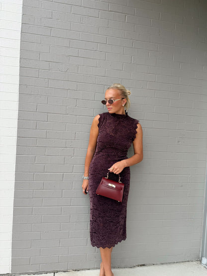 TESSA SLEEVELESS STRETCH LACE TURTLENECK