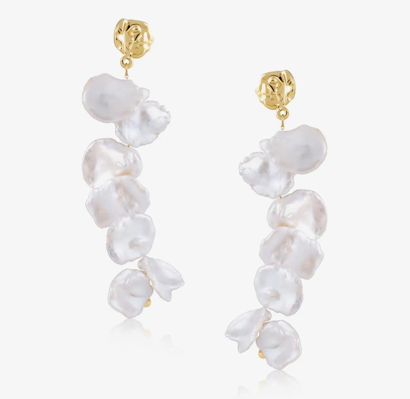 LORELAI PEARL EARRING