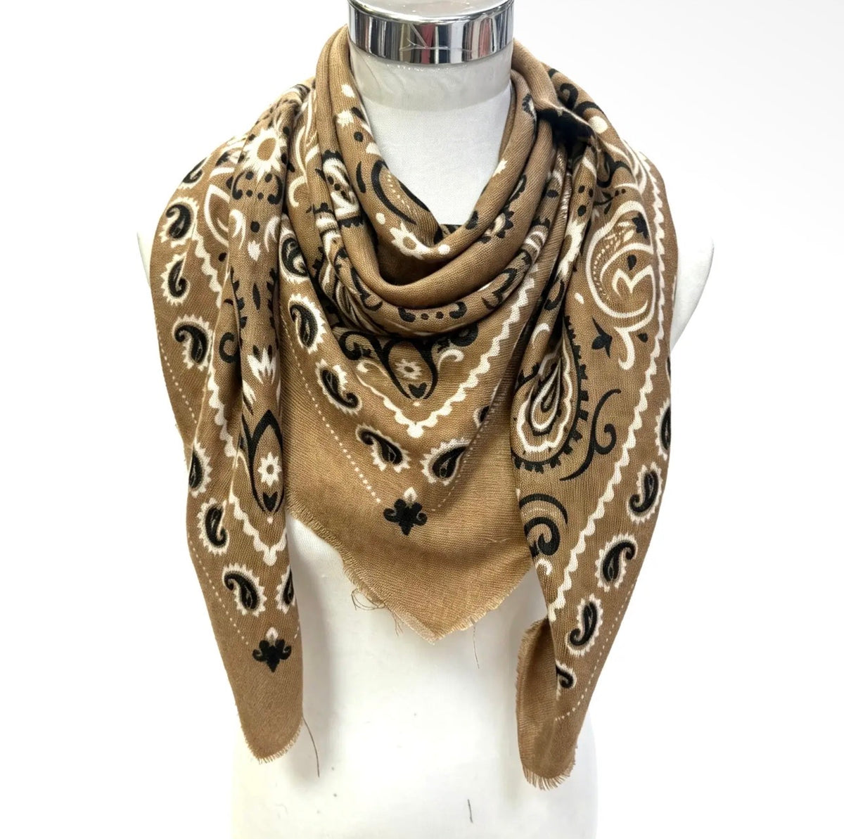 K21 LARGE WOOLEN SQUARE BANDANA