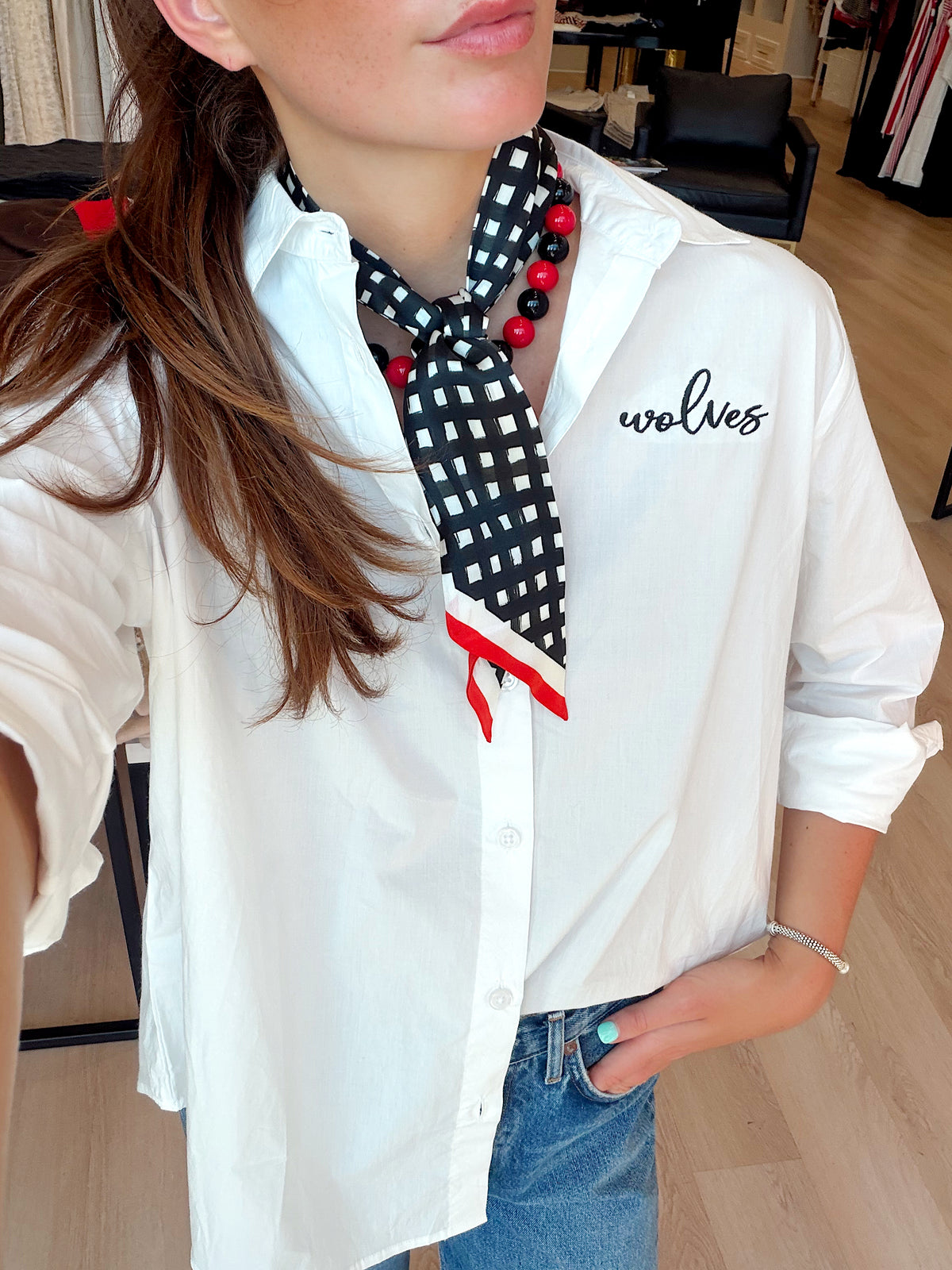 WOLVES BUTTON UP
